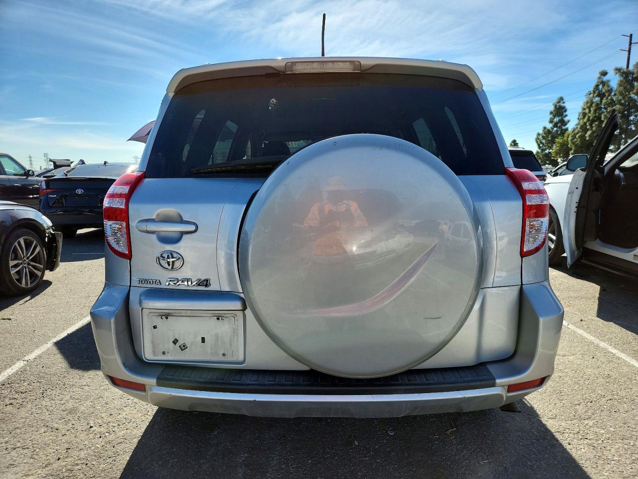 2009 Toyota Rav4 Base Silver vin: 2T3ZF33V79W010600
