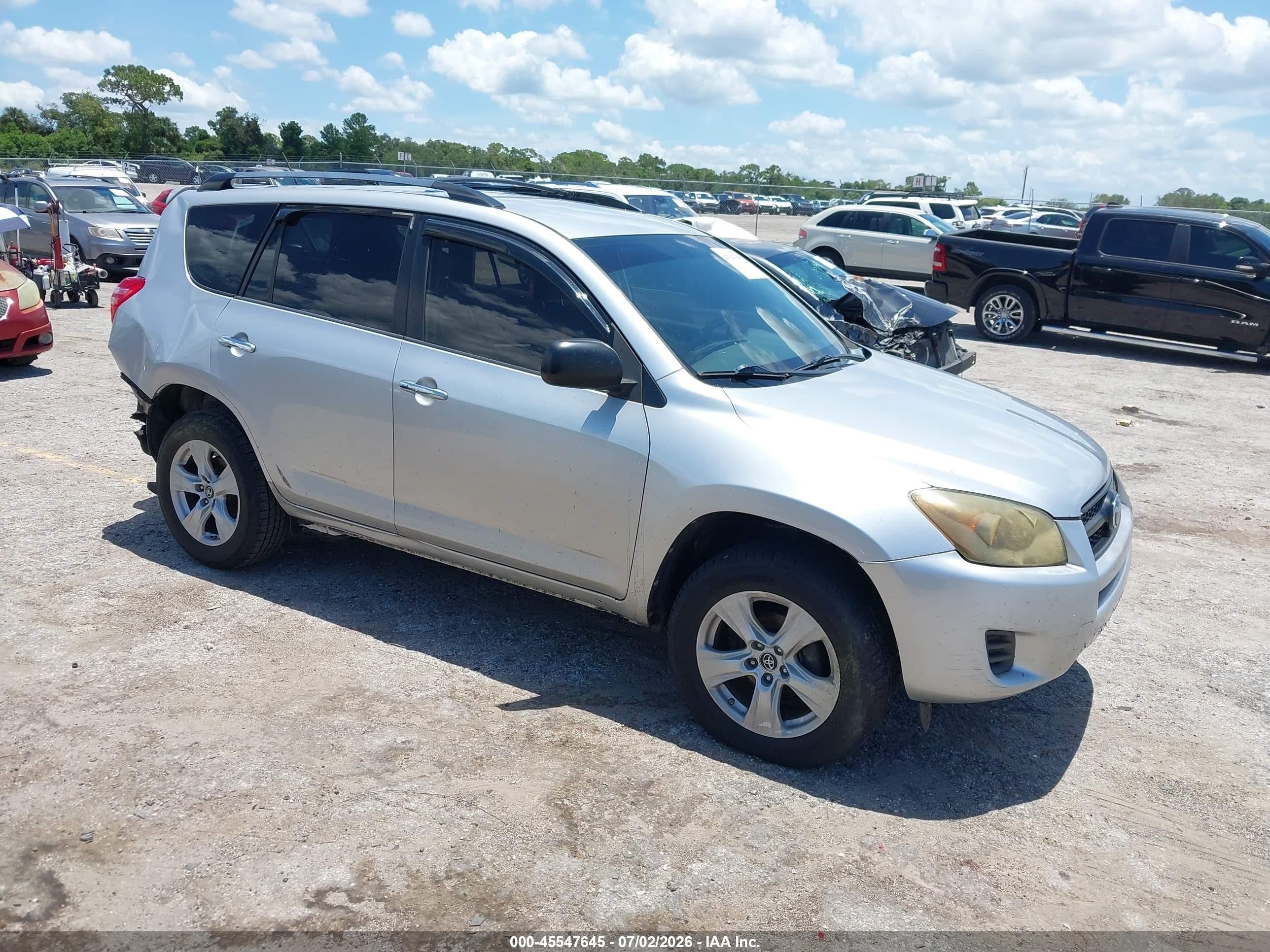 2009 Toyota Rav4   Silver vin: 2T3ZF33VX9W009263
