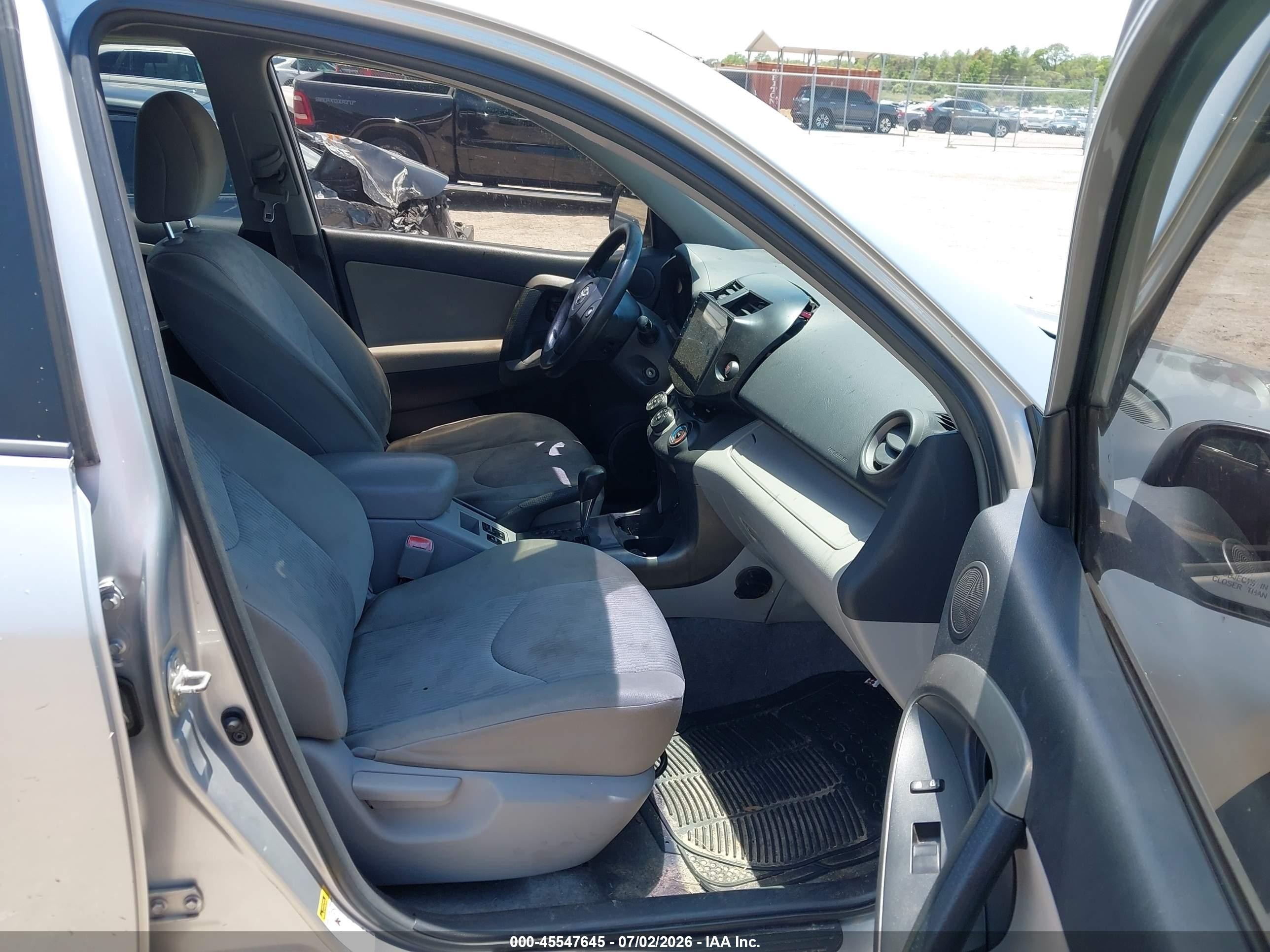 2009 Toyota Rav4   Silver vin: 2T3ZF33VX9W009263