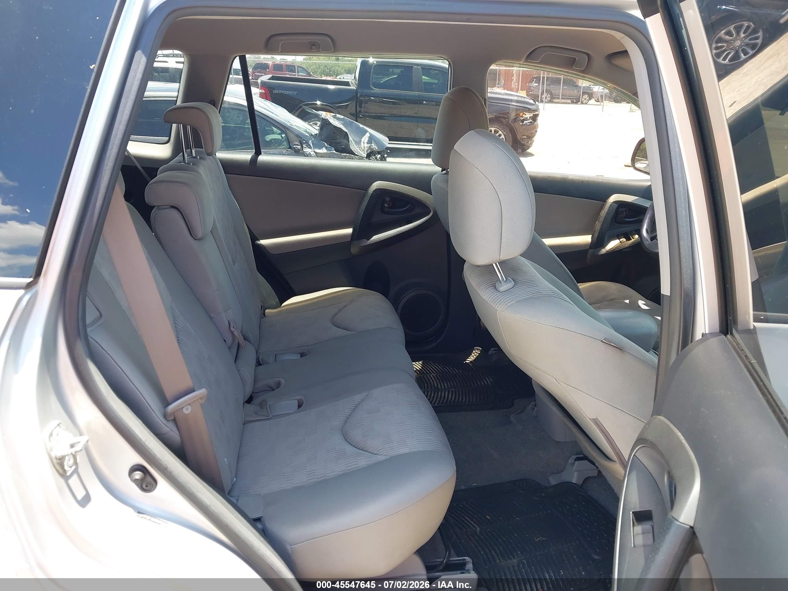 2009 Toyota Rav4   Silver vin: 2T3ZF33VX9W009263