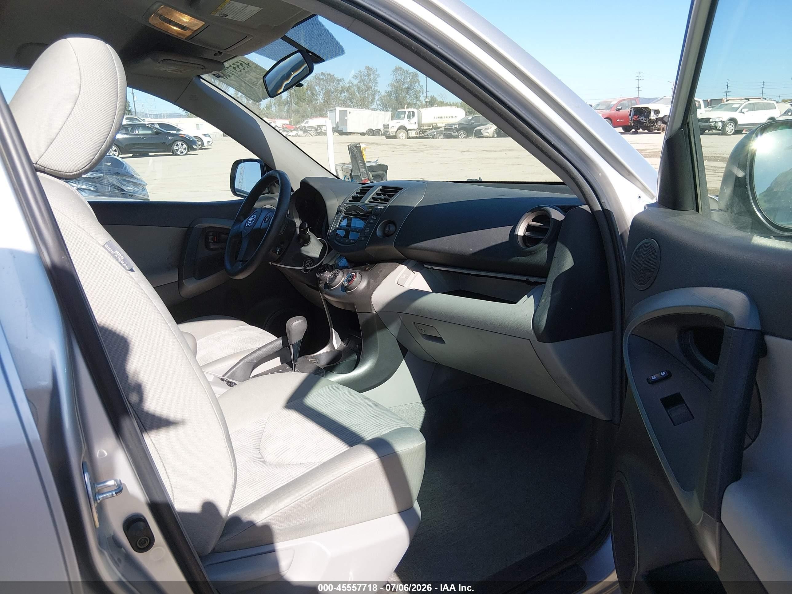 2010 Toyota Rav4 Silver vin: 2T3ZF4DV0AW033628