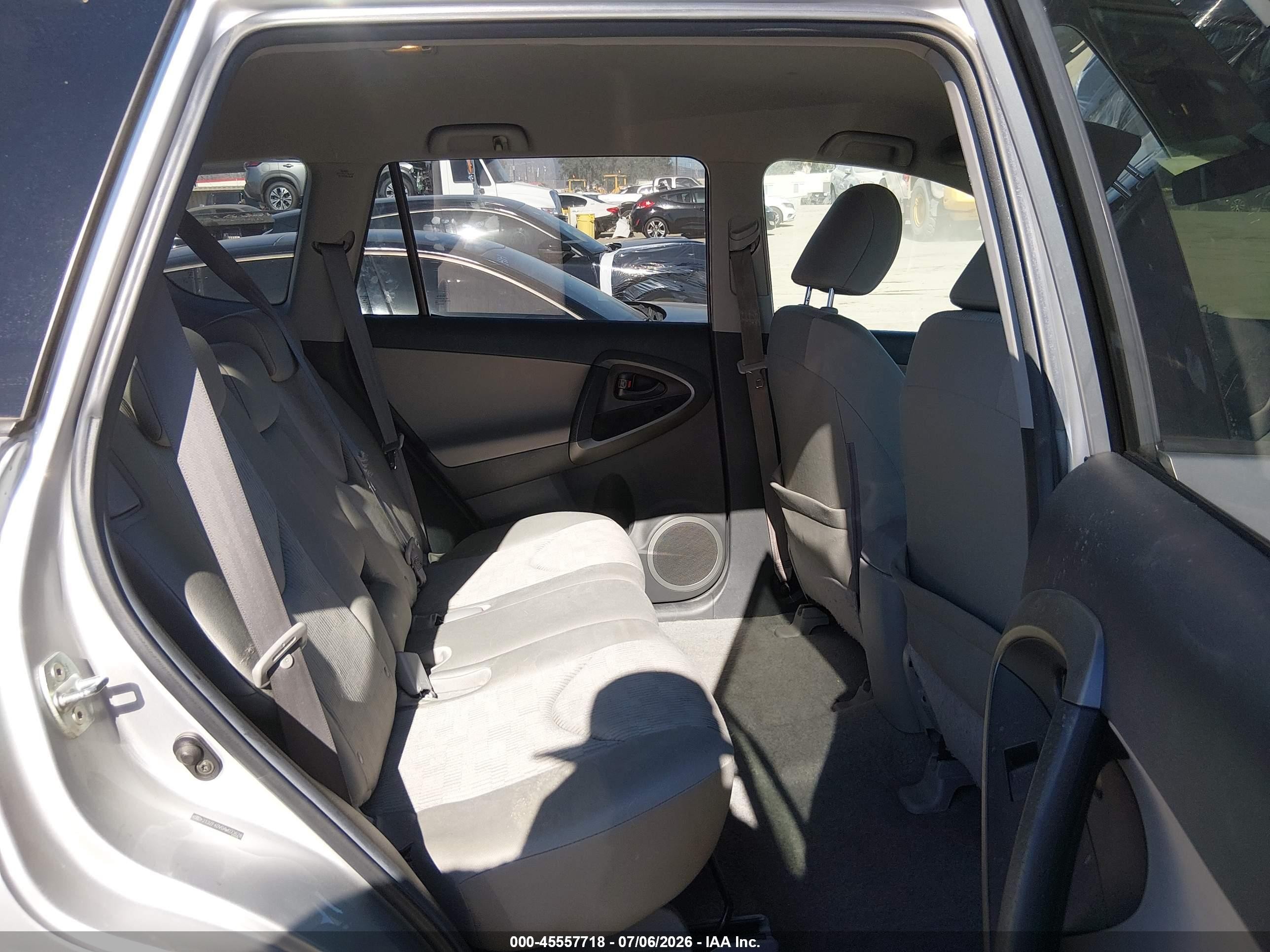 2010 Toyota Rav4 Silver vin: 2T3ZF4DV0AW033628
