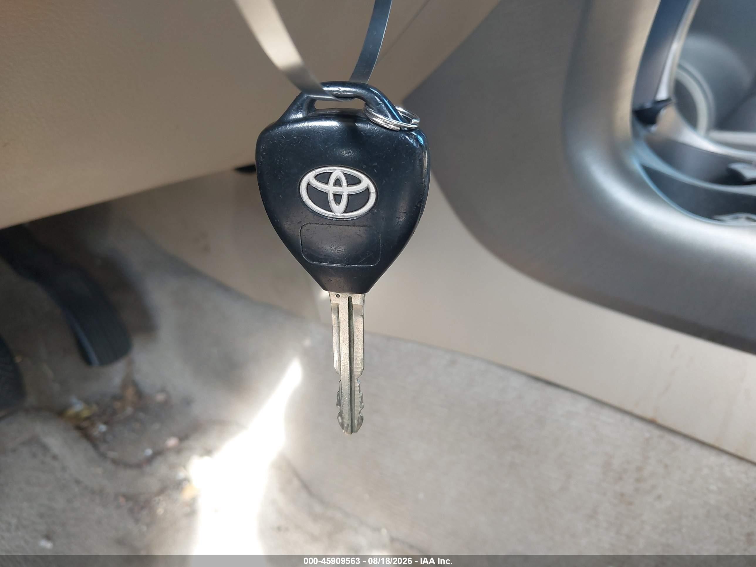 2010 Toyota Rav4   White vin: 2T3ZF4DV0AW034830