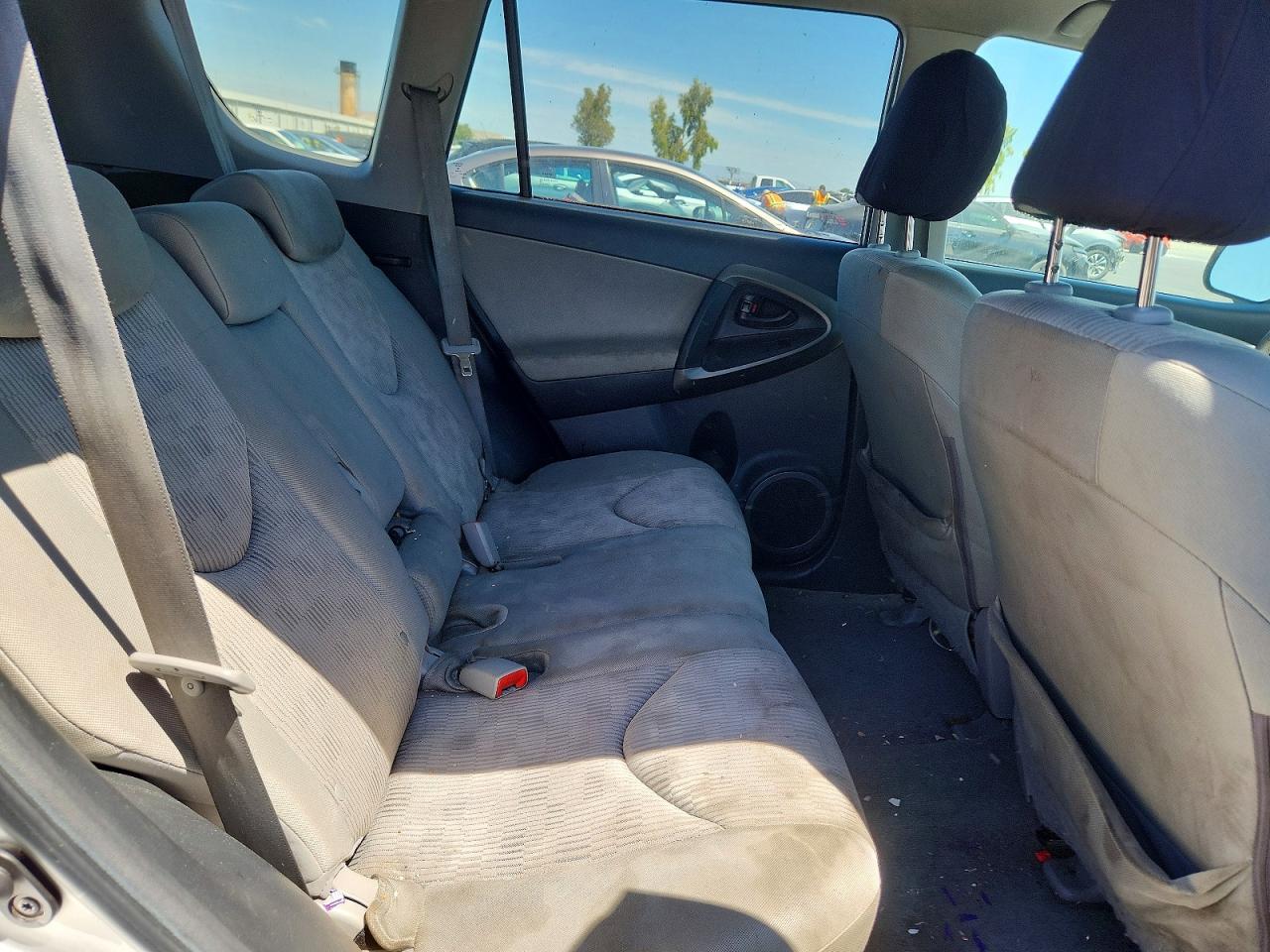 2011 Toyota Rav4 Base Silver vin: 2T3ZF4DV0BW070387