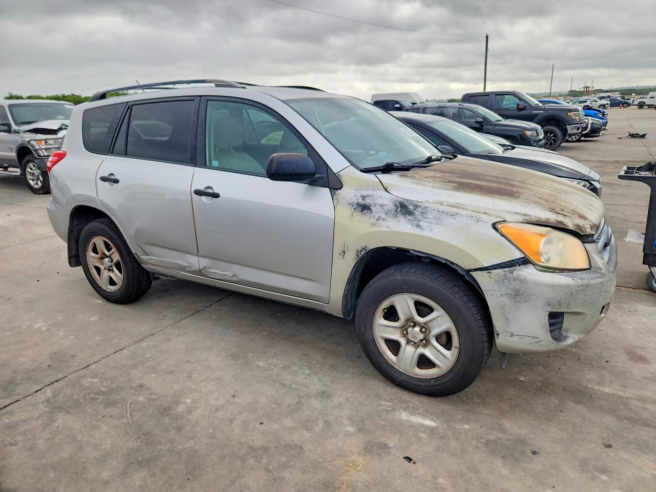 2011 Toyota Rav4 Base Silver vin: 2T3ZF4DV0BW075718