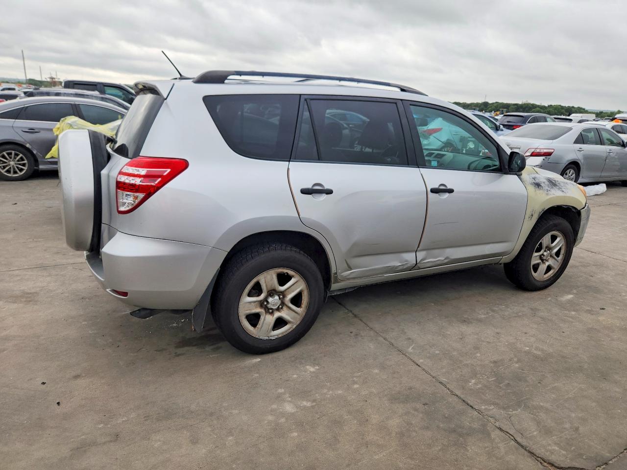 2011 Toyota Rav4 Base Silver vin: 2T3ZF4DV0BW075718