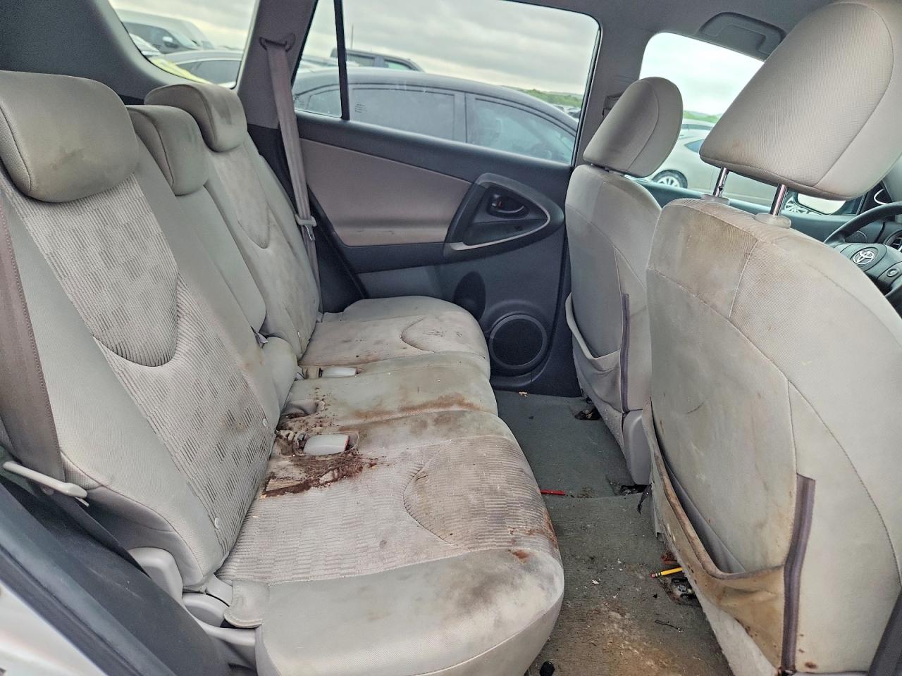 2011 Toyota Rav4 Base Silver vin: 2T3ZF4DV0BW075718