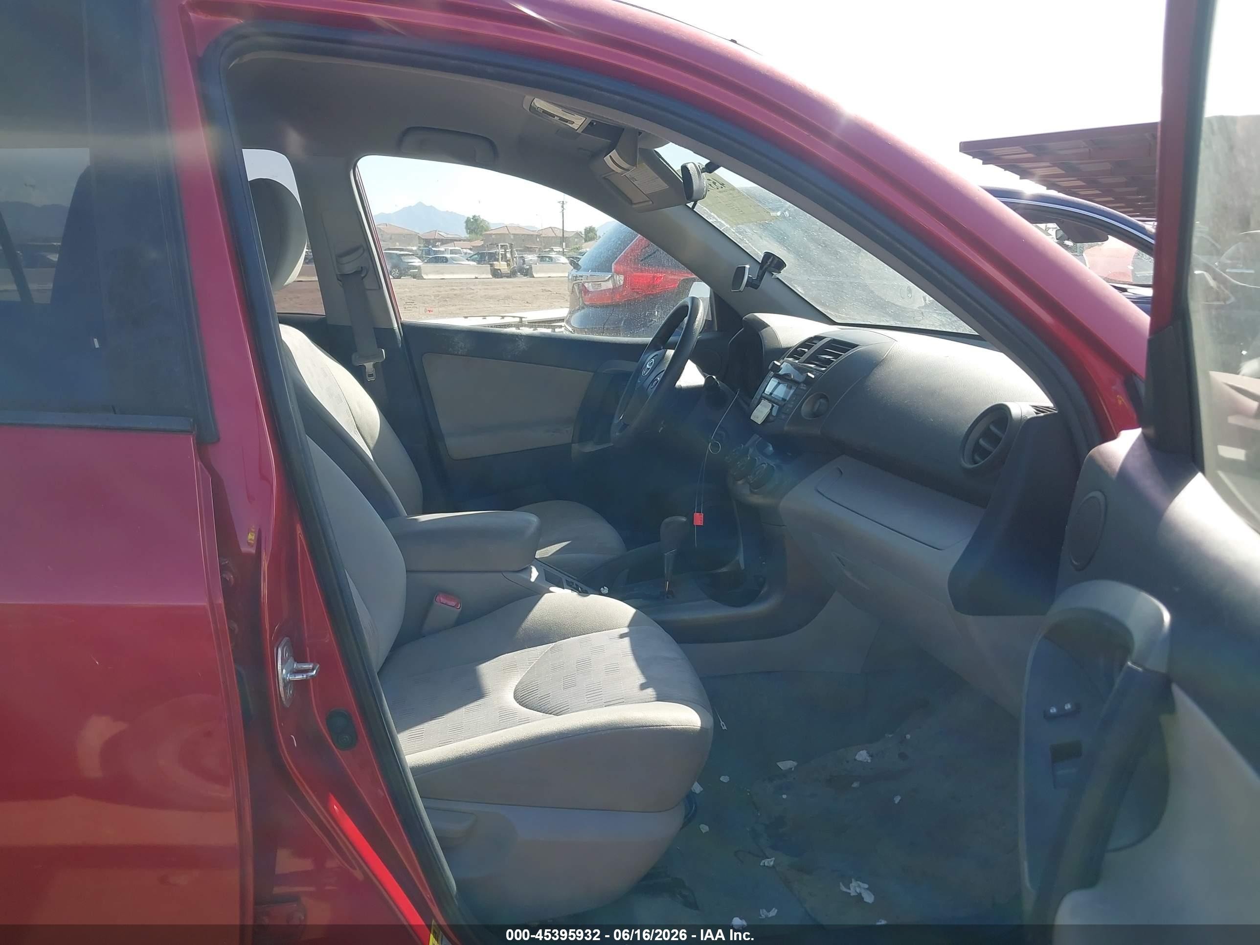 2011 Toyota Rav4   Red vin: 2T3ZF4DV0BW083382