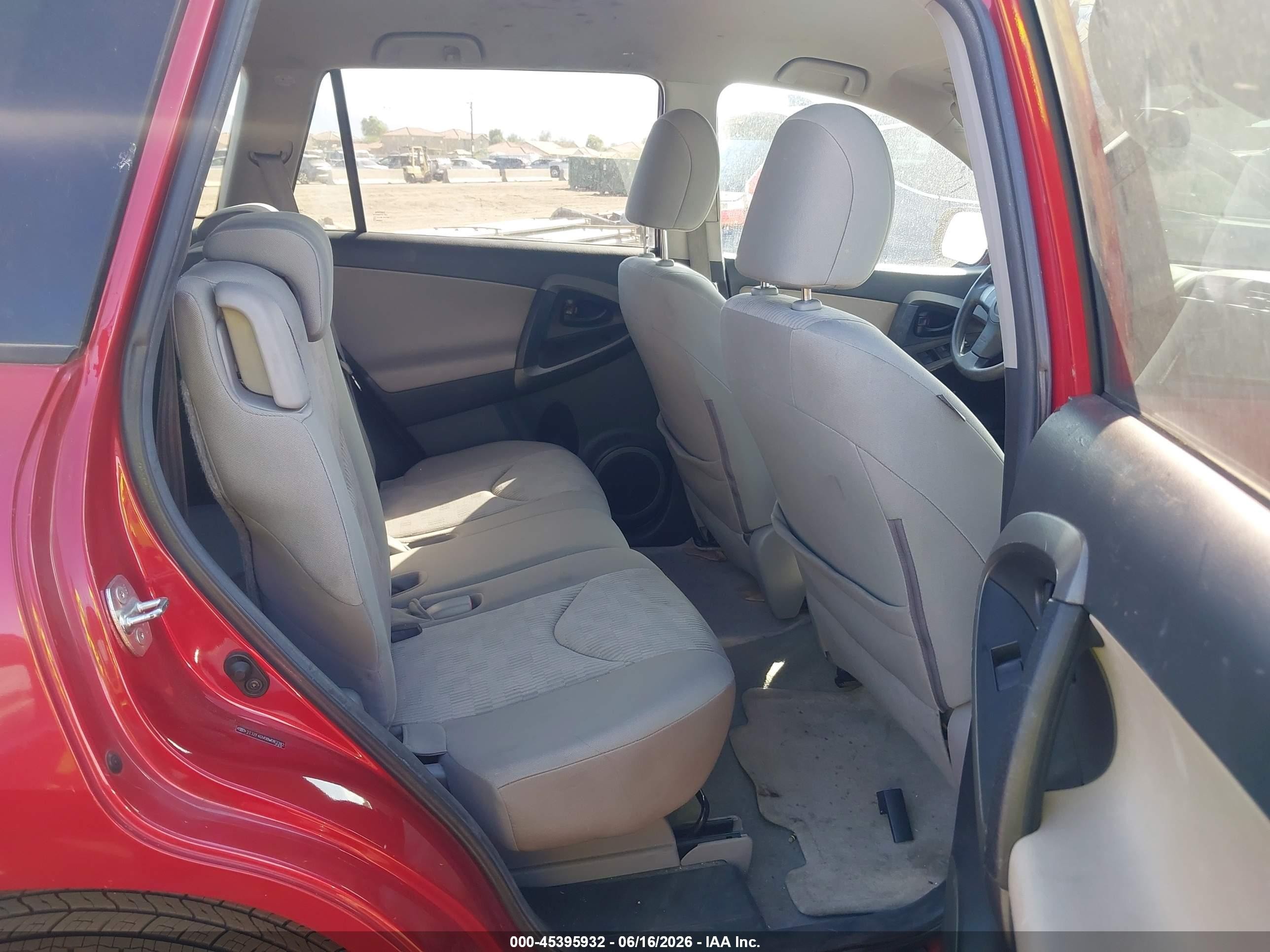 2011 Toyota Rav4   Red vin: 2T3ZF4DV0BW083382