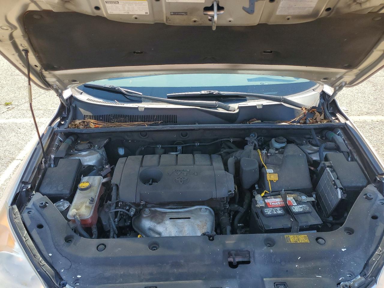 2011 Toyota Rav4 Base Silver vin: 2T3ZF4DV0BW086511