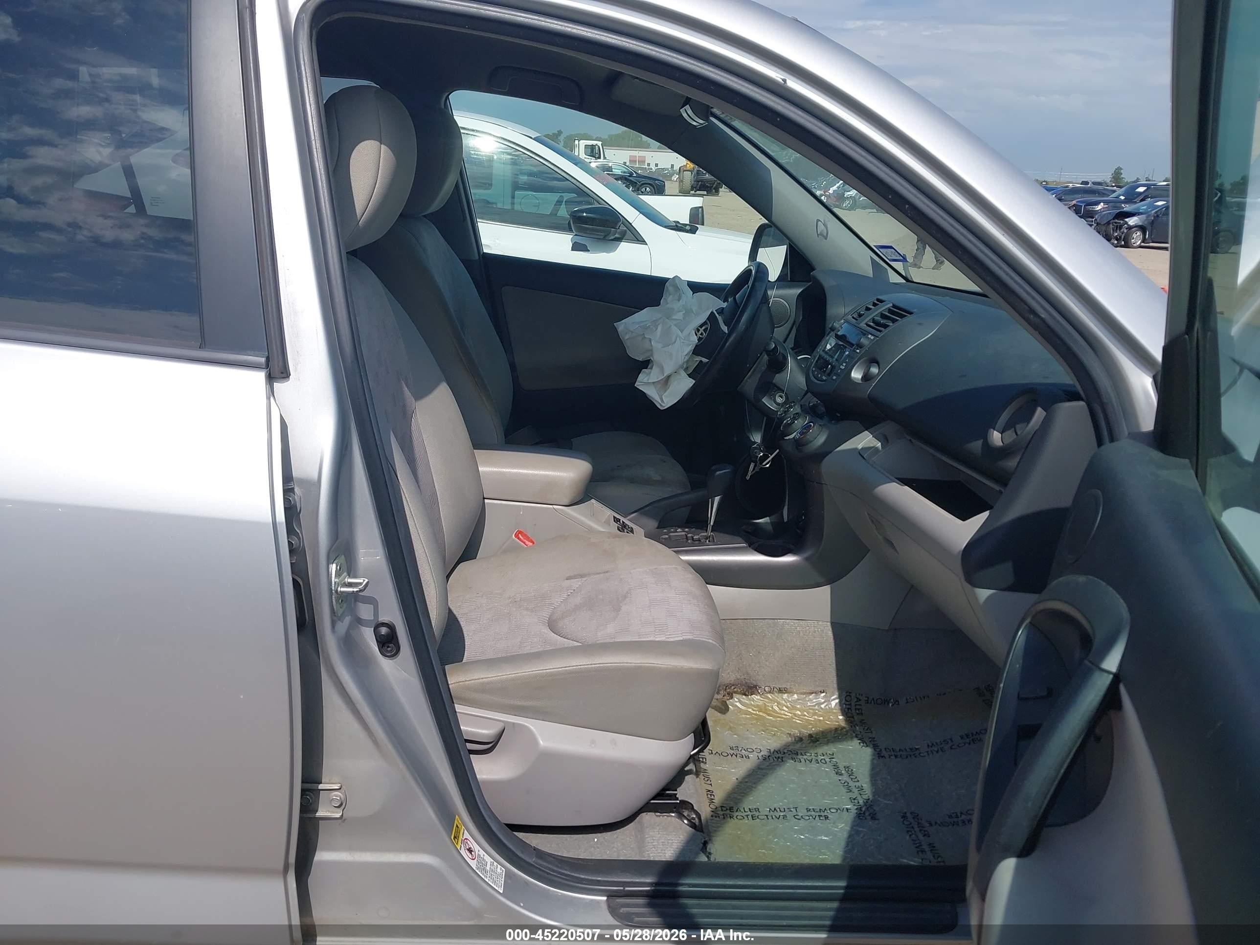 2011 Toyota Rav4   Silver vin: 2T3ZF4DV0BW094415