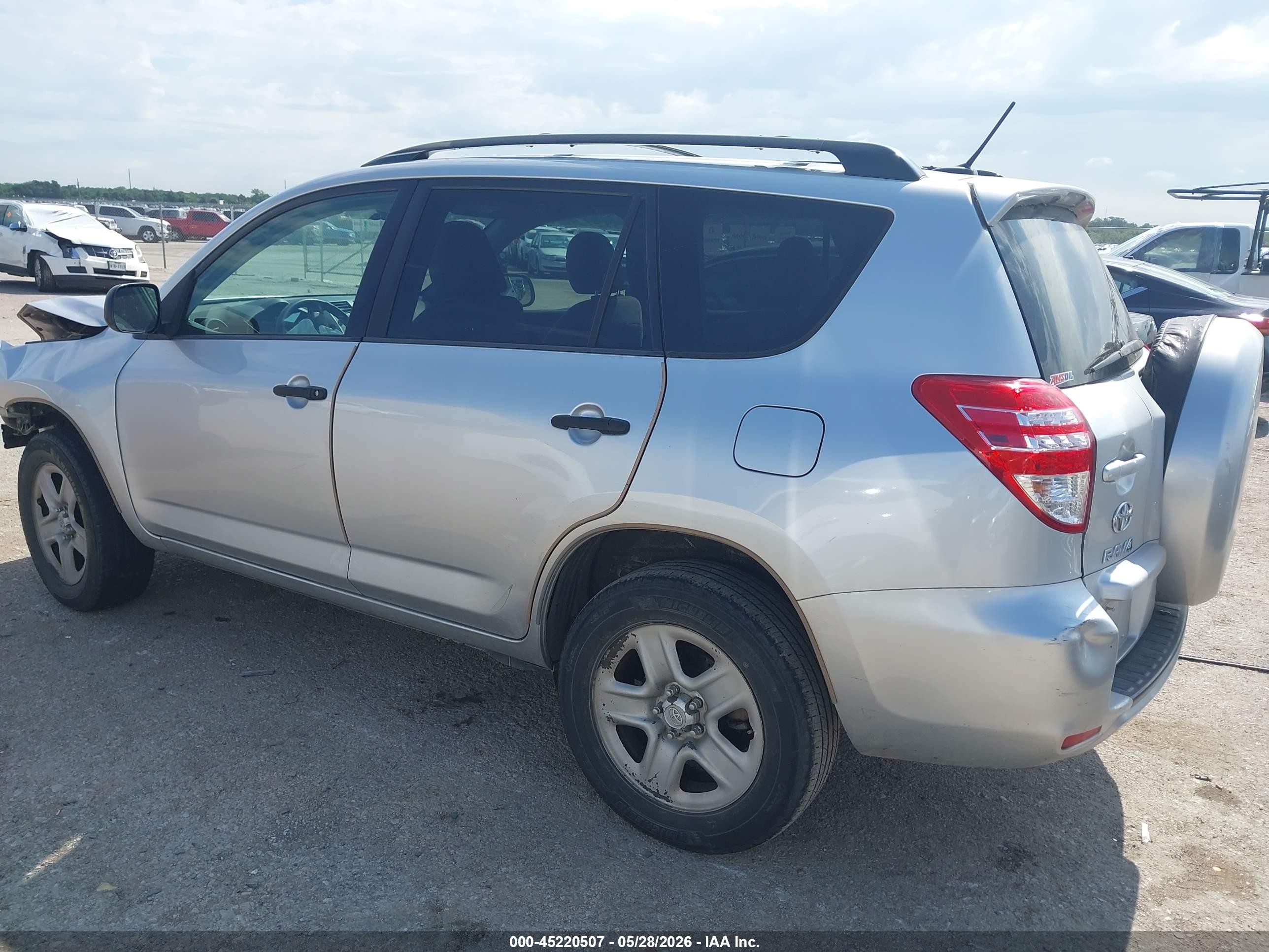 2011 Toyota Rav4   Silver vin: 2T3ZF4DV0BW094415