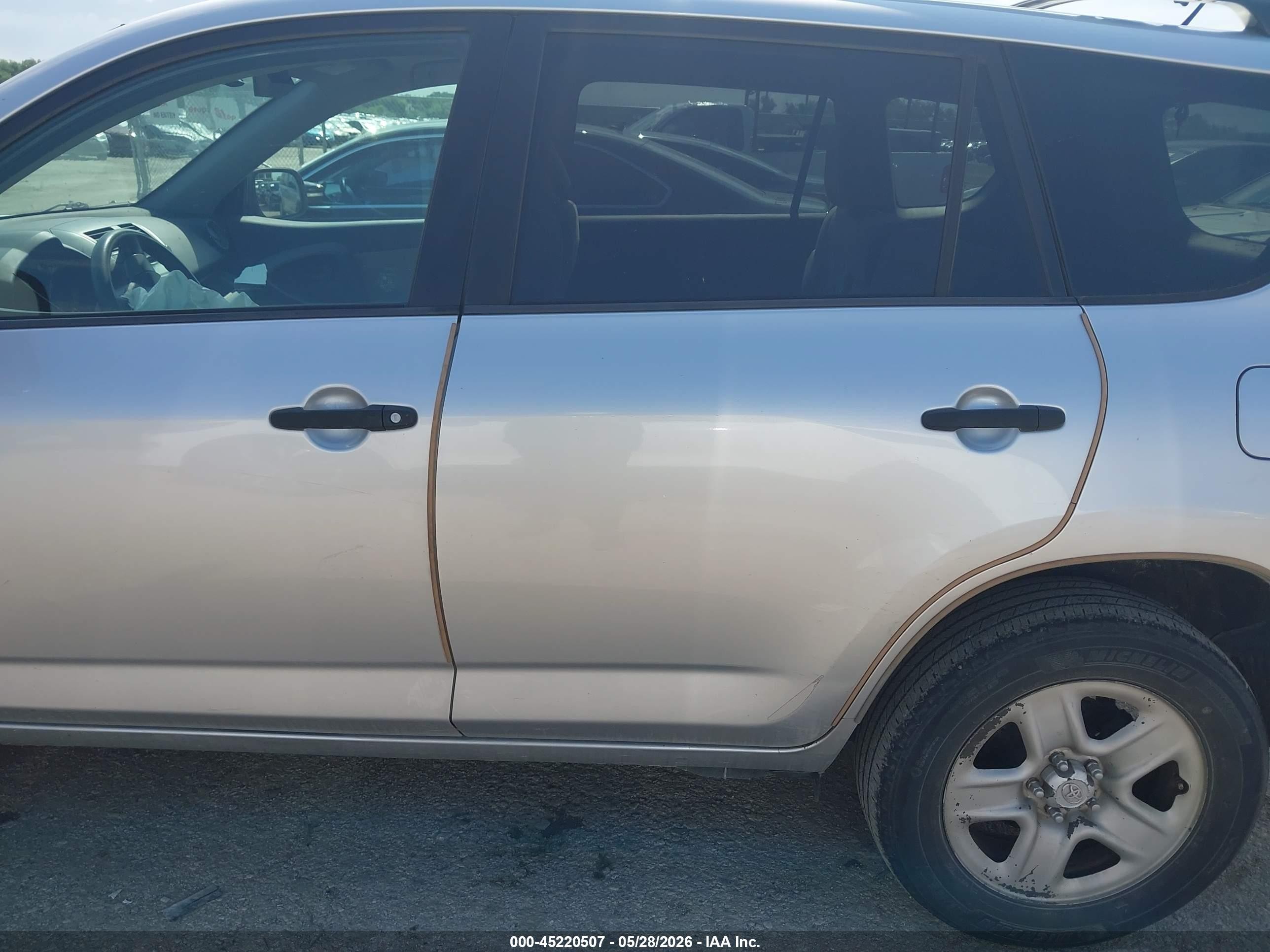 2011 Toyota Rav4   Silver vin: 2T3ZF4DV0BW094415