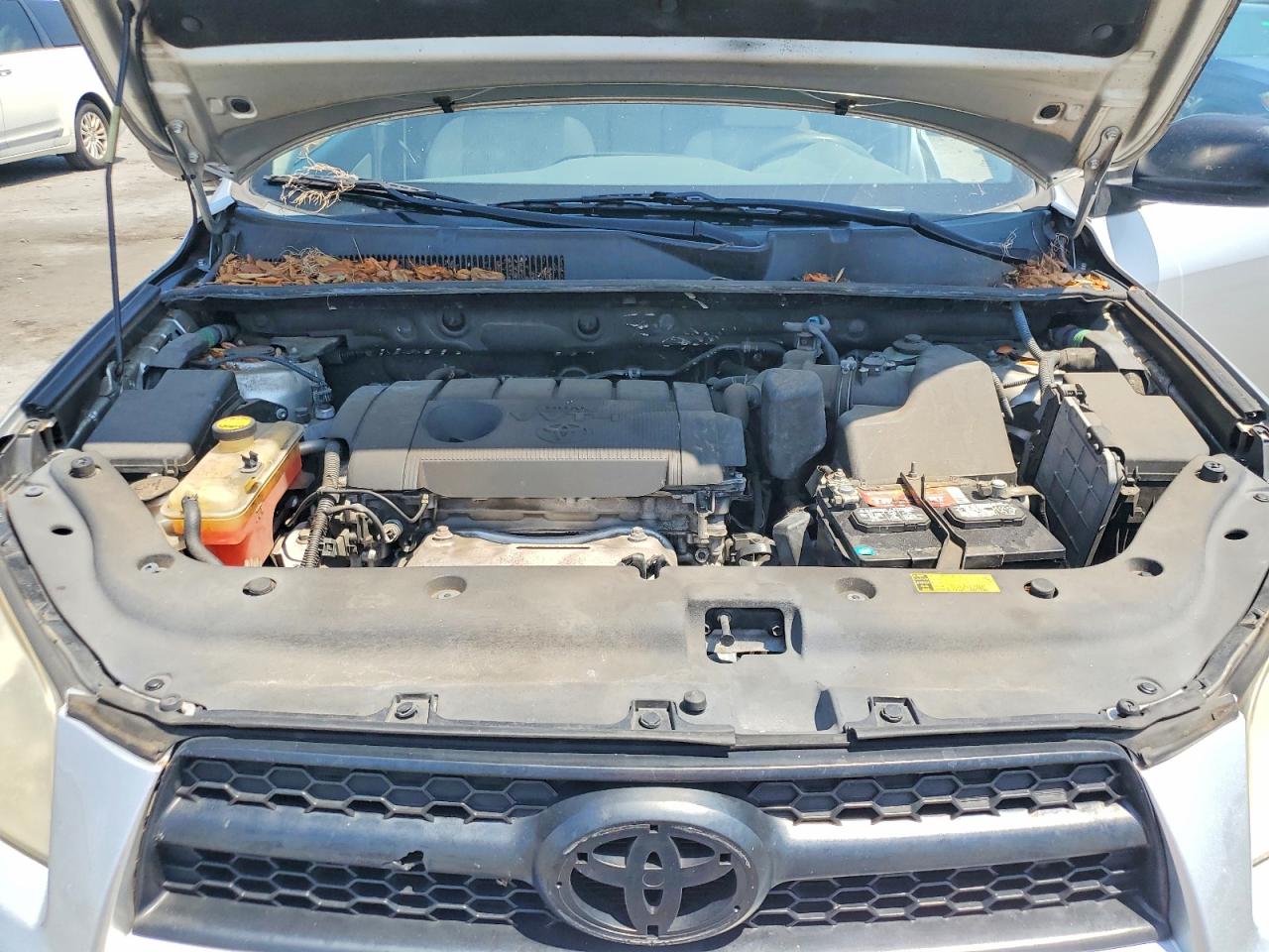2011 Toyota Rav4 Base Silver vin: 2T3ZF4DV0BW095810