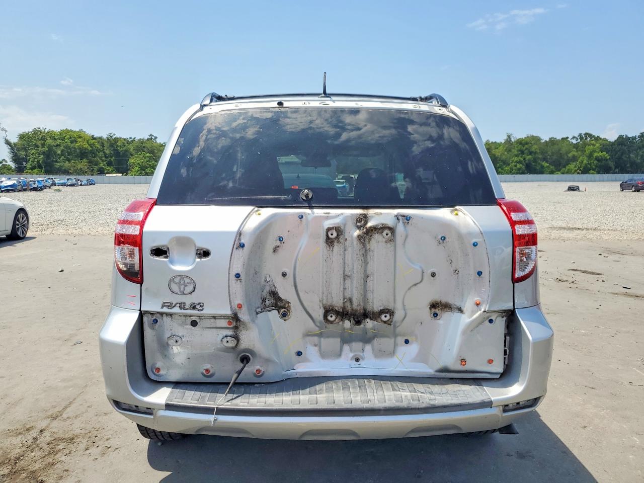 2011 Toyota Rav4 Base Silver vin: 2T3ZF4DV0BW095810