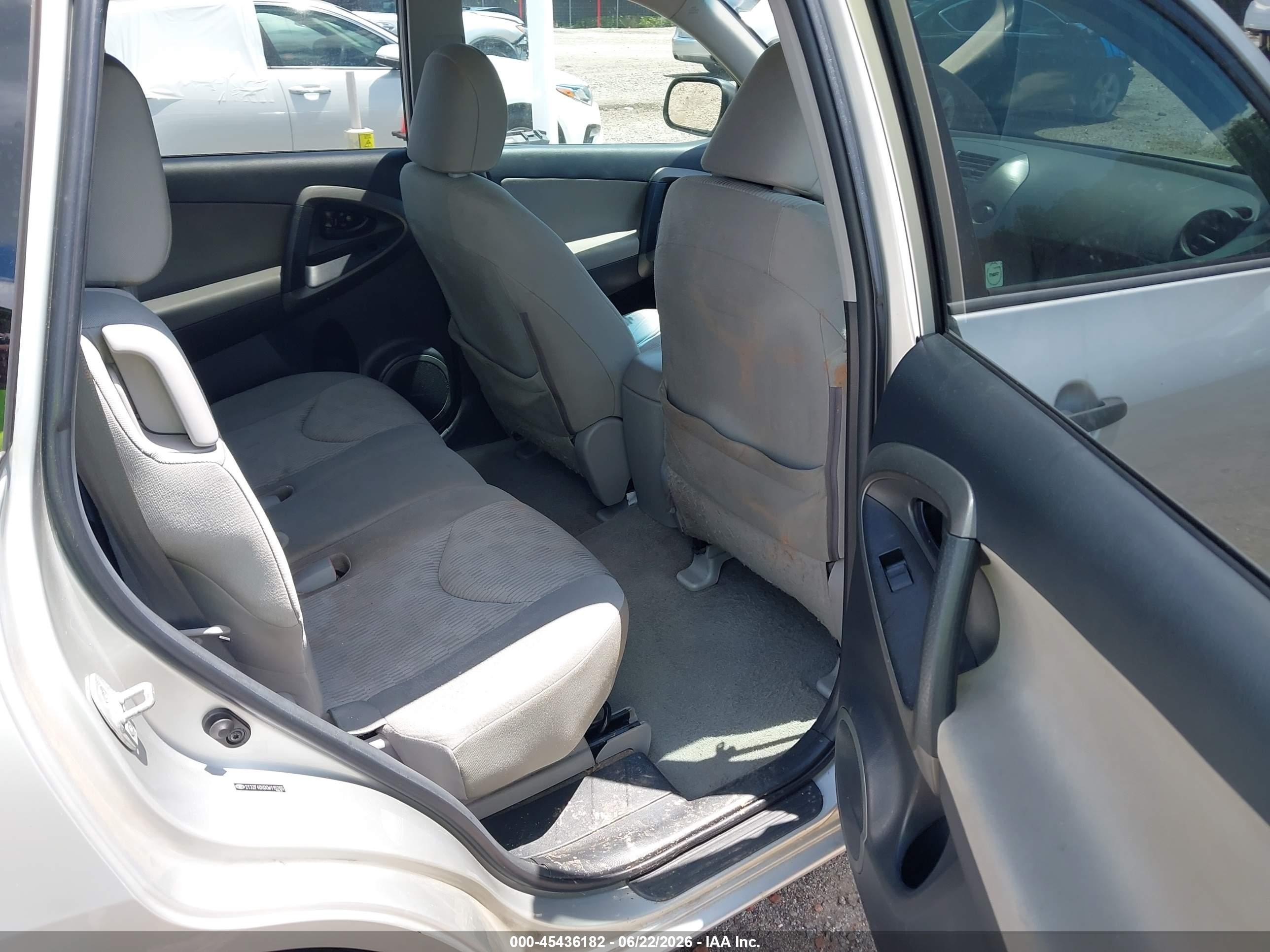 2012 Toyota Rav4   Серебряный vin: 2T3ZF4DV0CW115765