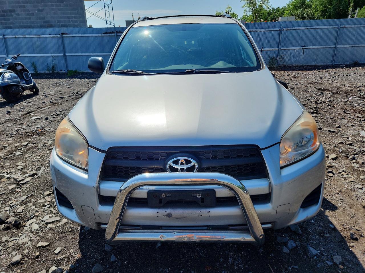 2010 Toyota Rav4 Base Silver vin: 2T3ZF4DV1AW017857