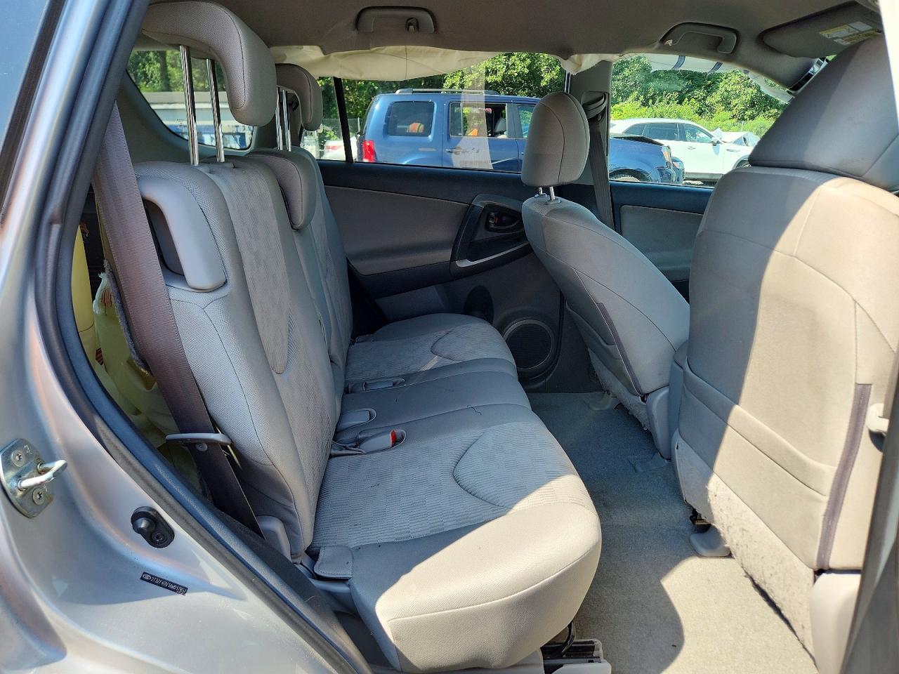 2010 Toyota Rav4 Base Silver vin: 2T3ZF4DV1AW017857