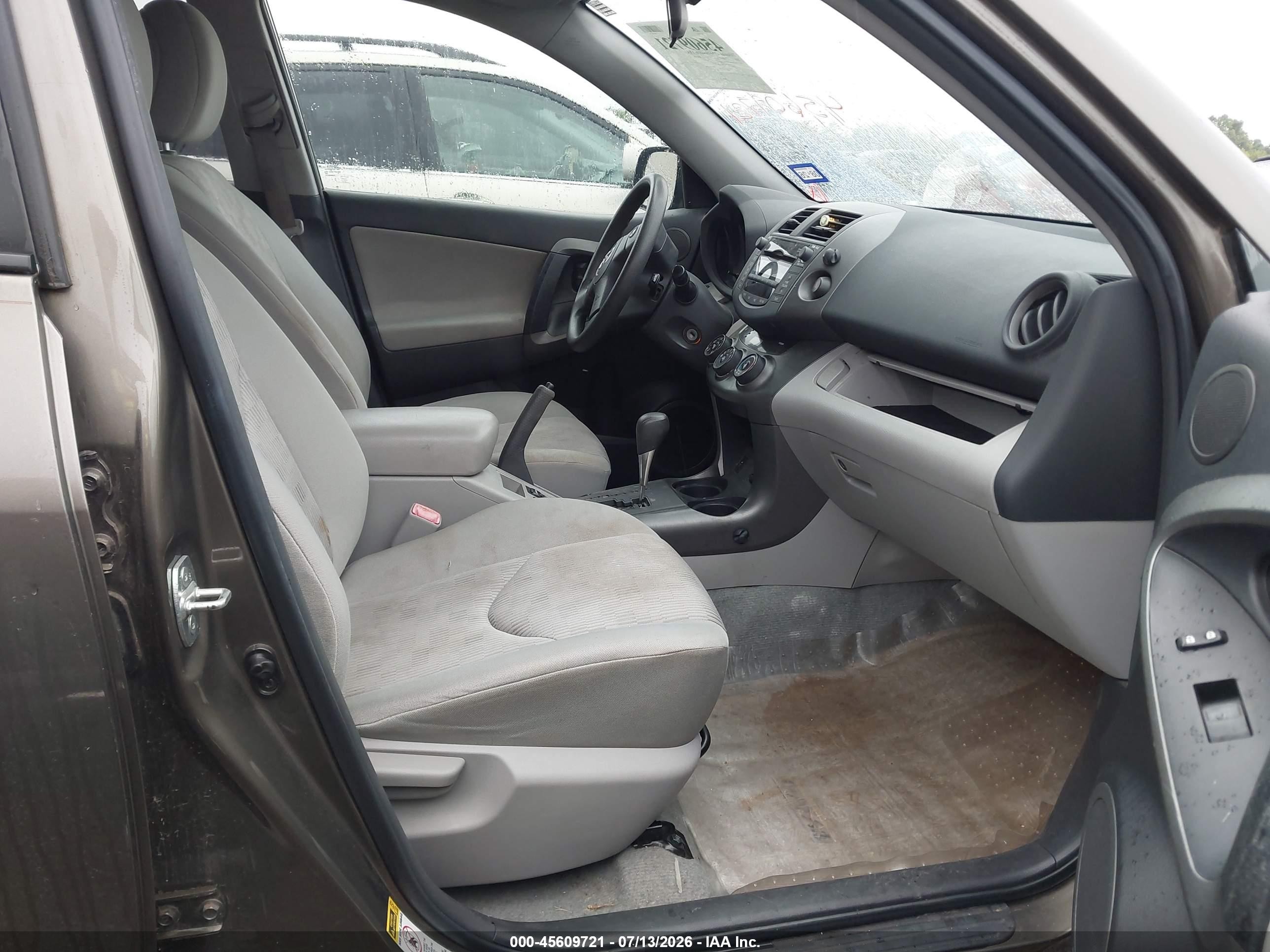 2010 Toyota Rav4   Beige vin: 2T3ZF4DV1AW042192