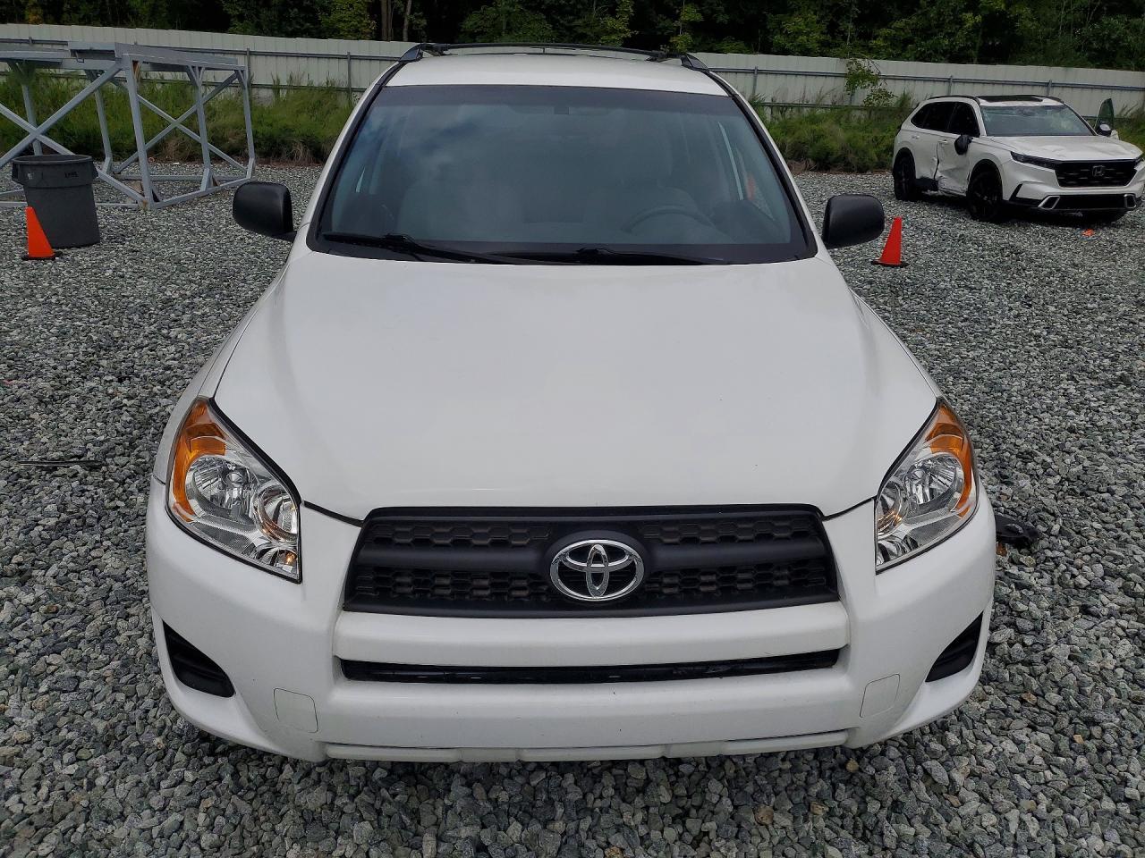 2010 Toyota Rav4 Base White vin: 2T3ZF4DV1AW046324