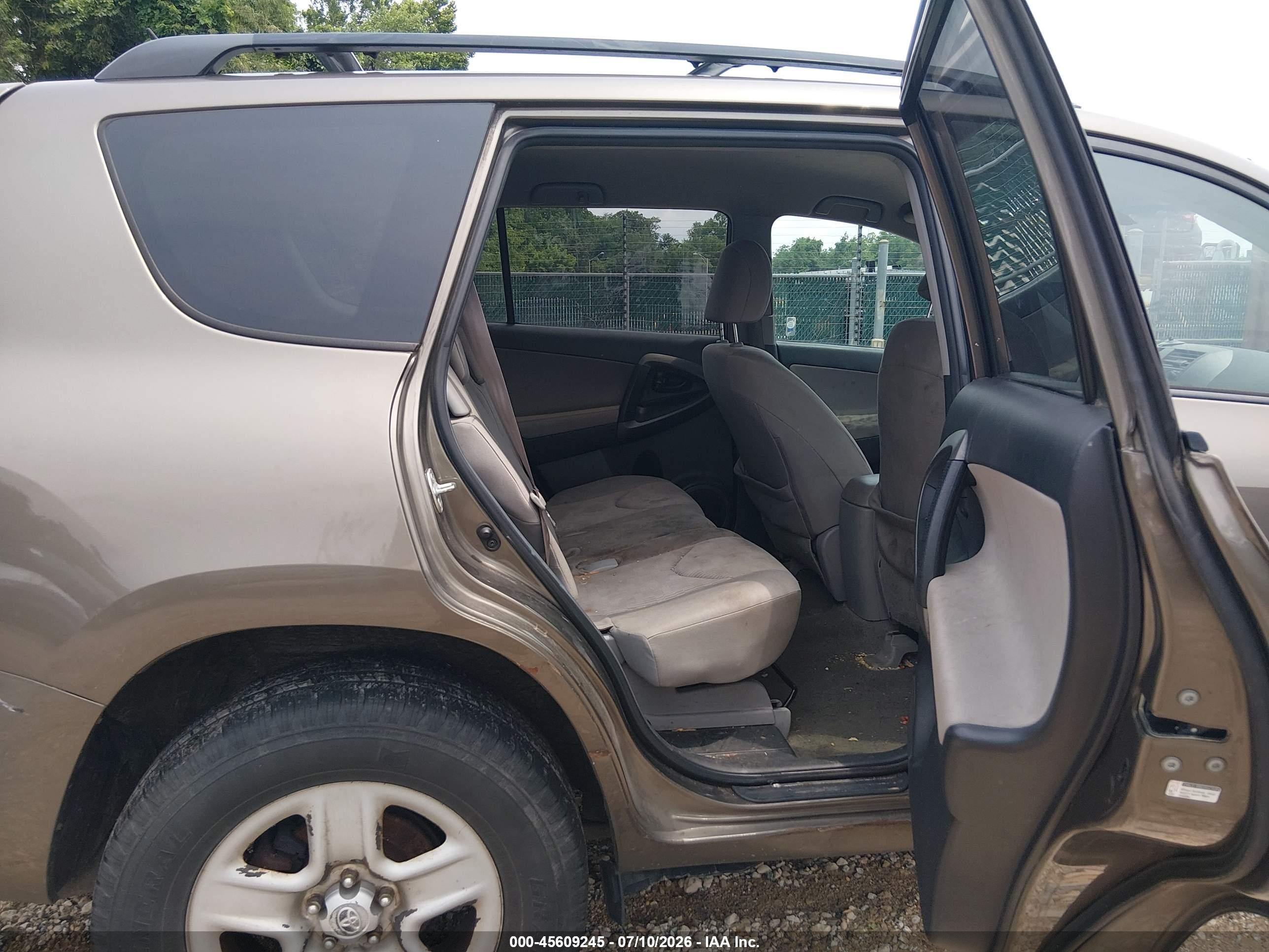 2010 Toyota Rav4   Gold vin: 2T3ZF4DV1AW050566