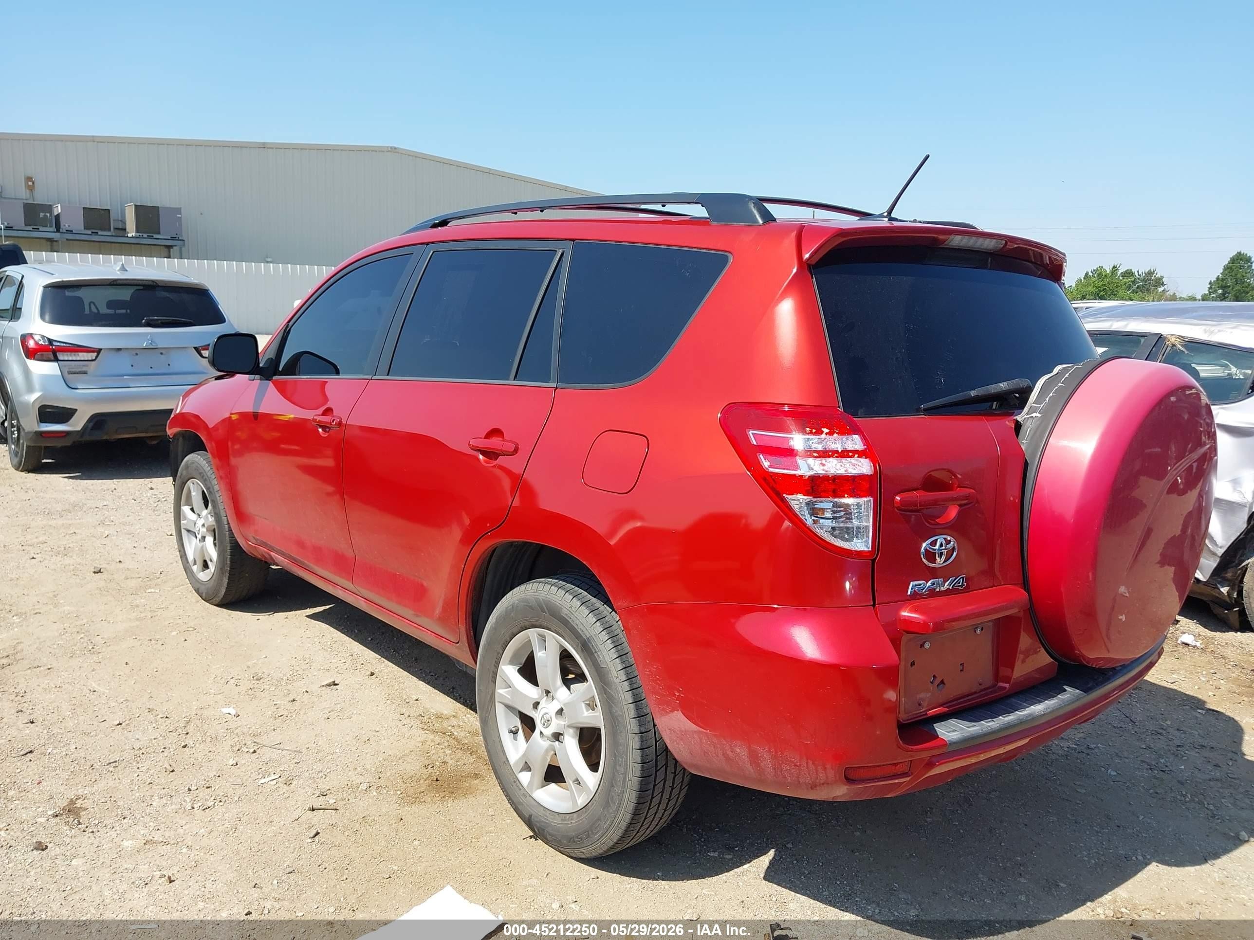 2011 Toyota Rav4   Red vin: 2T3ZF4DV1BW060306