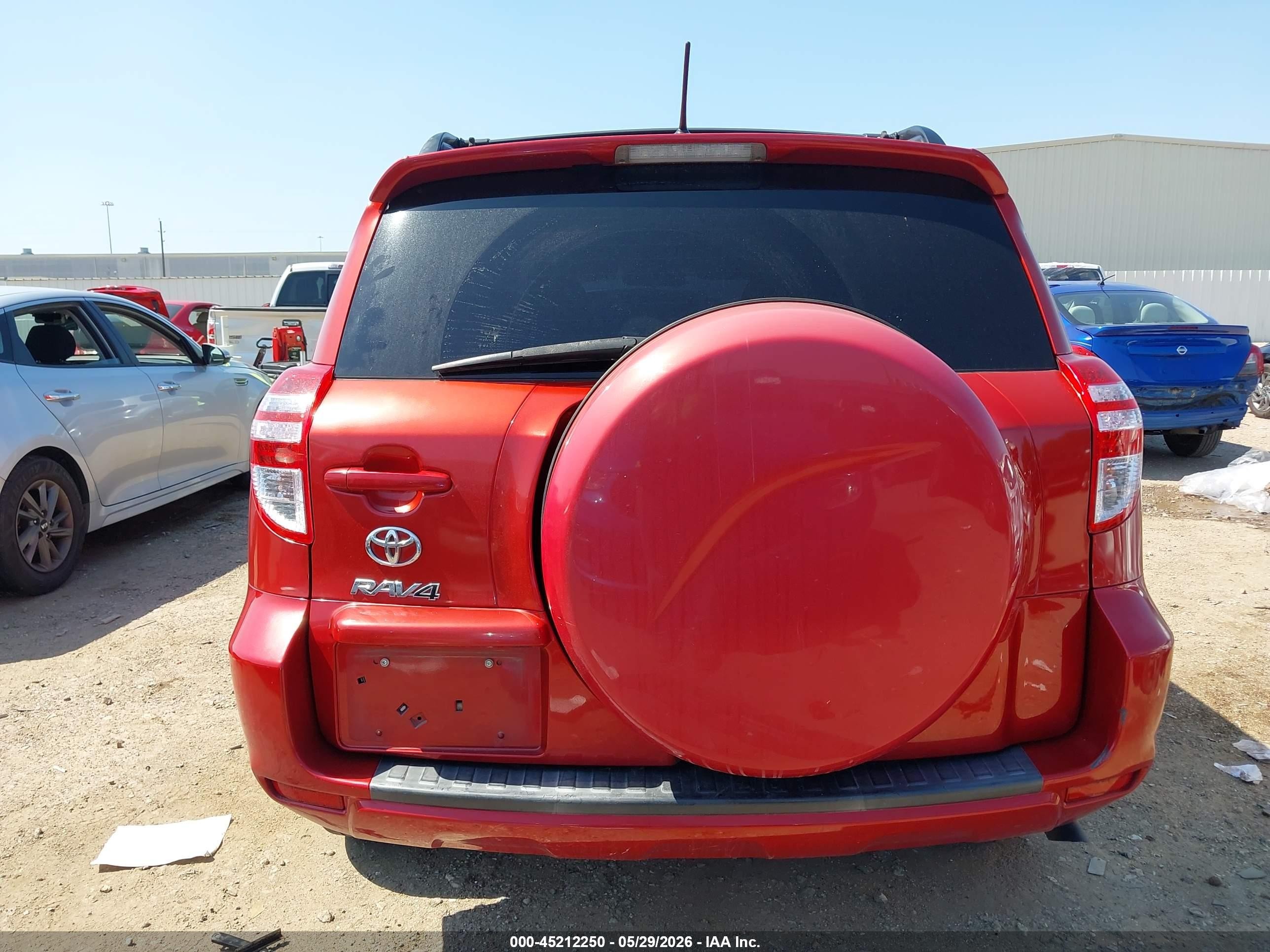 2011 Toyota Rav4   Red vin: 2T3ZF4DV1BW060306