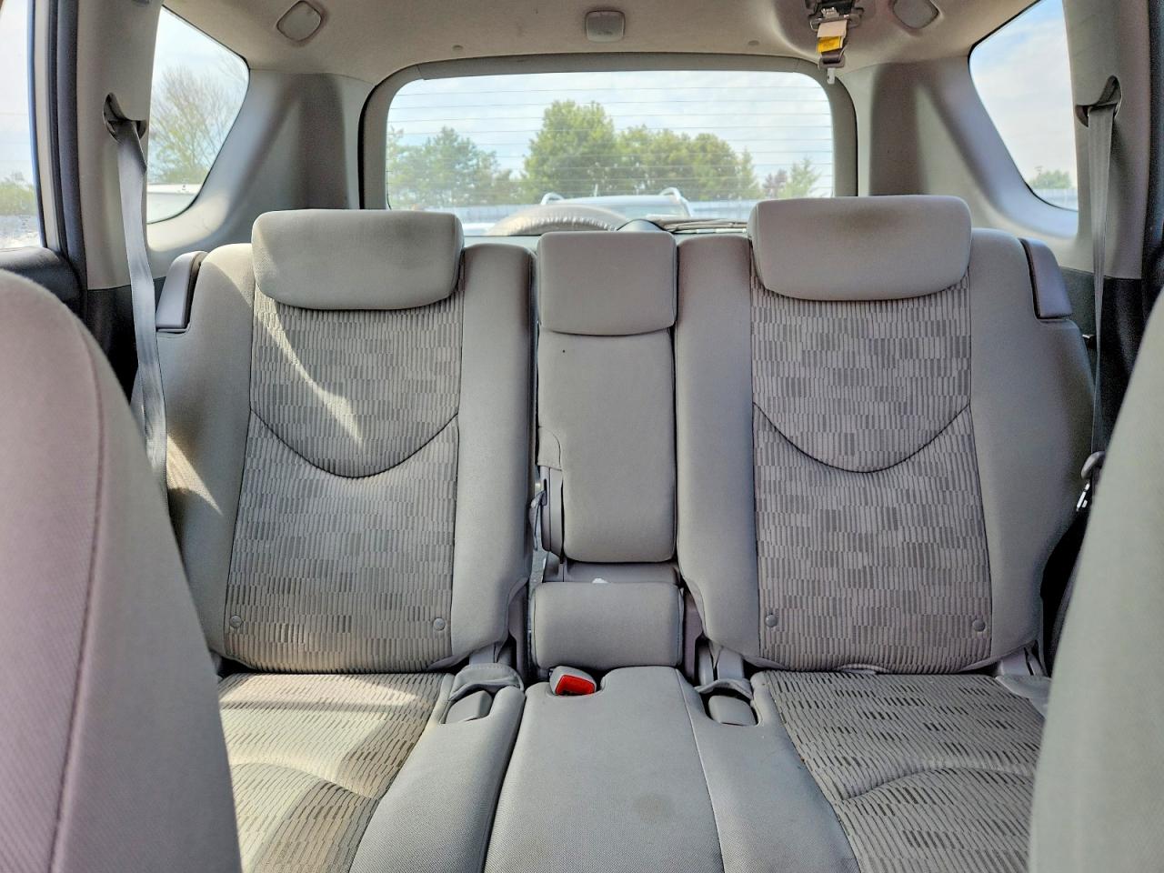 2011 Toyota Rav4 Base Silver vin: 2T3ZF4DV1BW060404