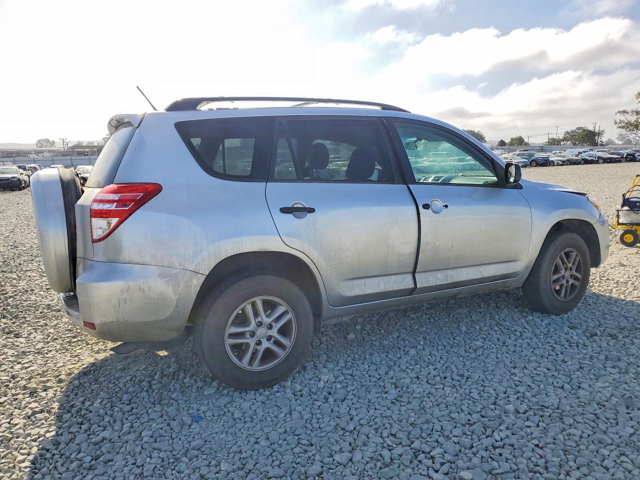2011 Toyota Rav4 Base White vin: 2T3ZF4DV1BW073928