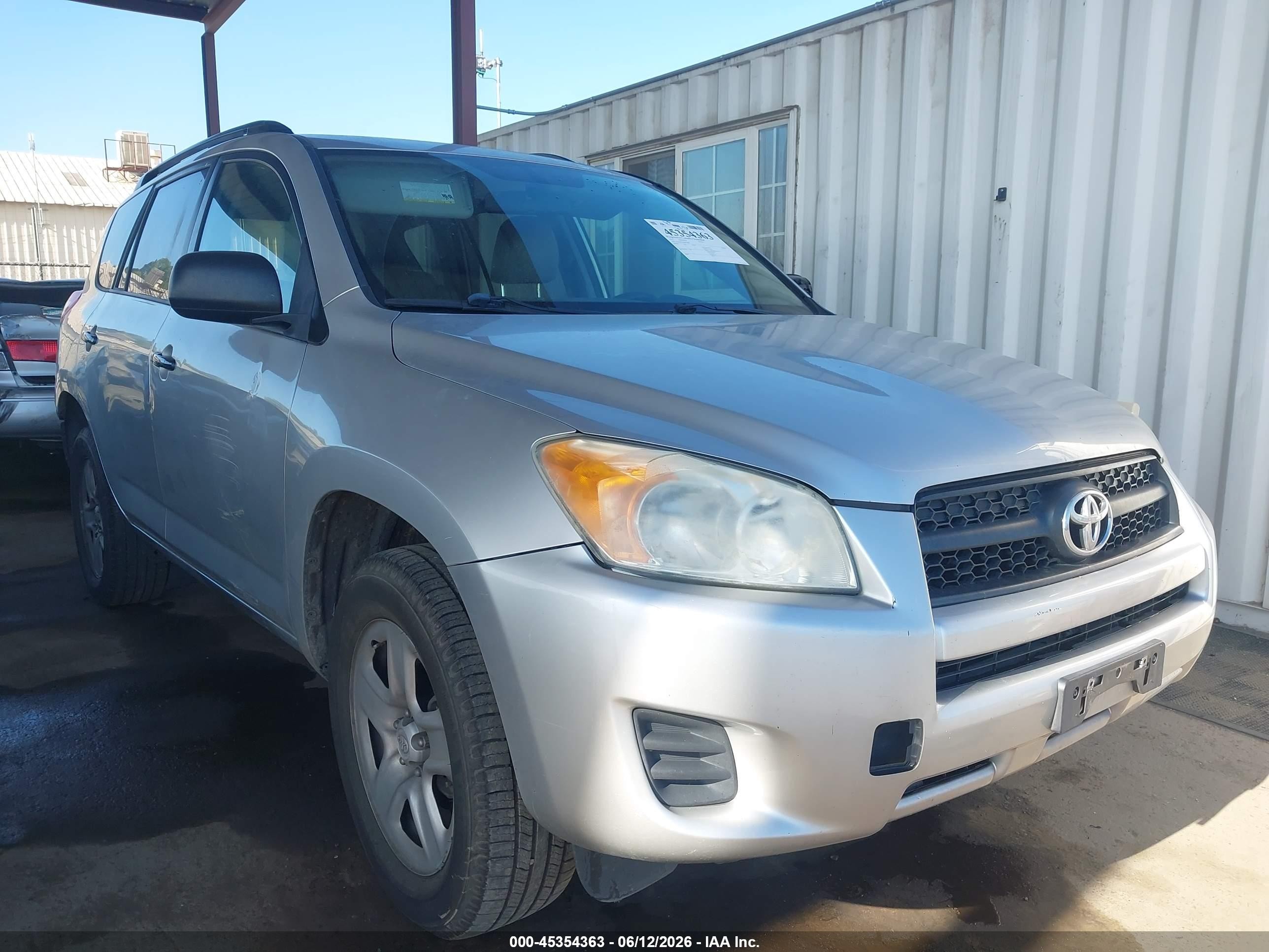 2011 Toyota Rav4   Silver vin: 2T3ZF4DV1BW078384
