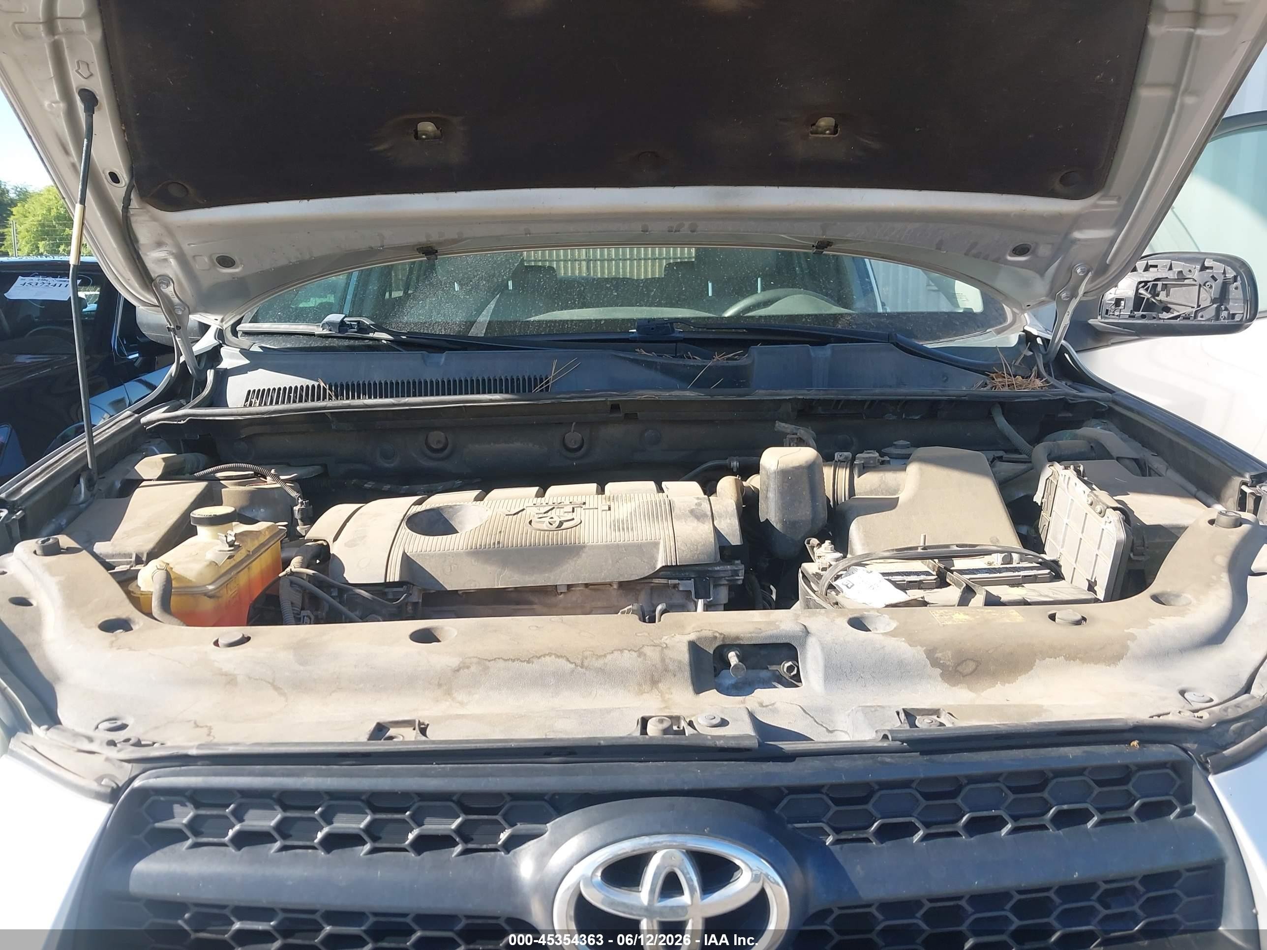 2011 Toyota Rav4   Silver vin: 2T3ZF4DV1BW078384