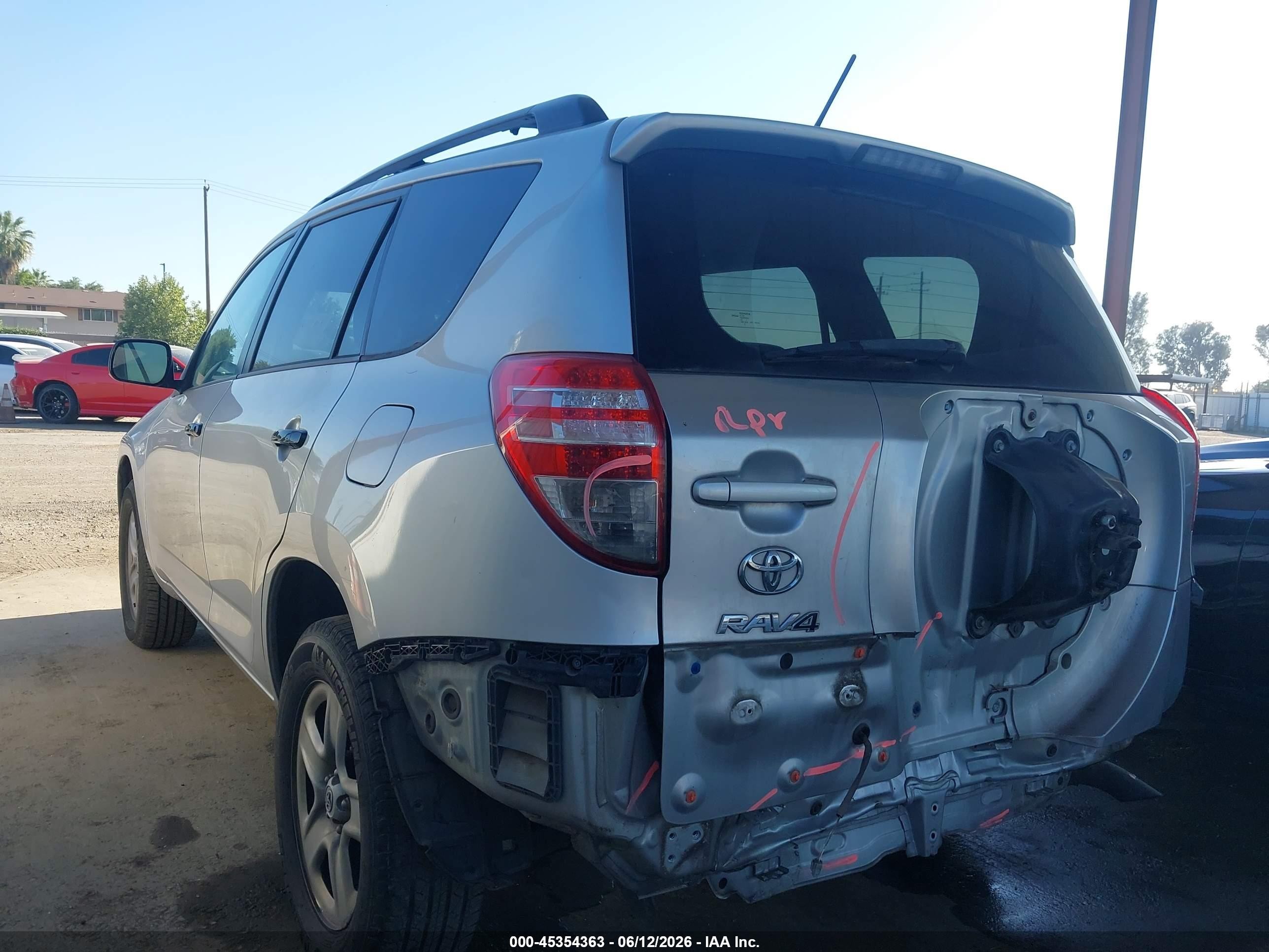 2011 Toyota Rav4   Silver vin: 2T3ZF4DV1BW078384