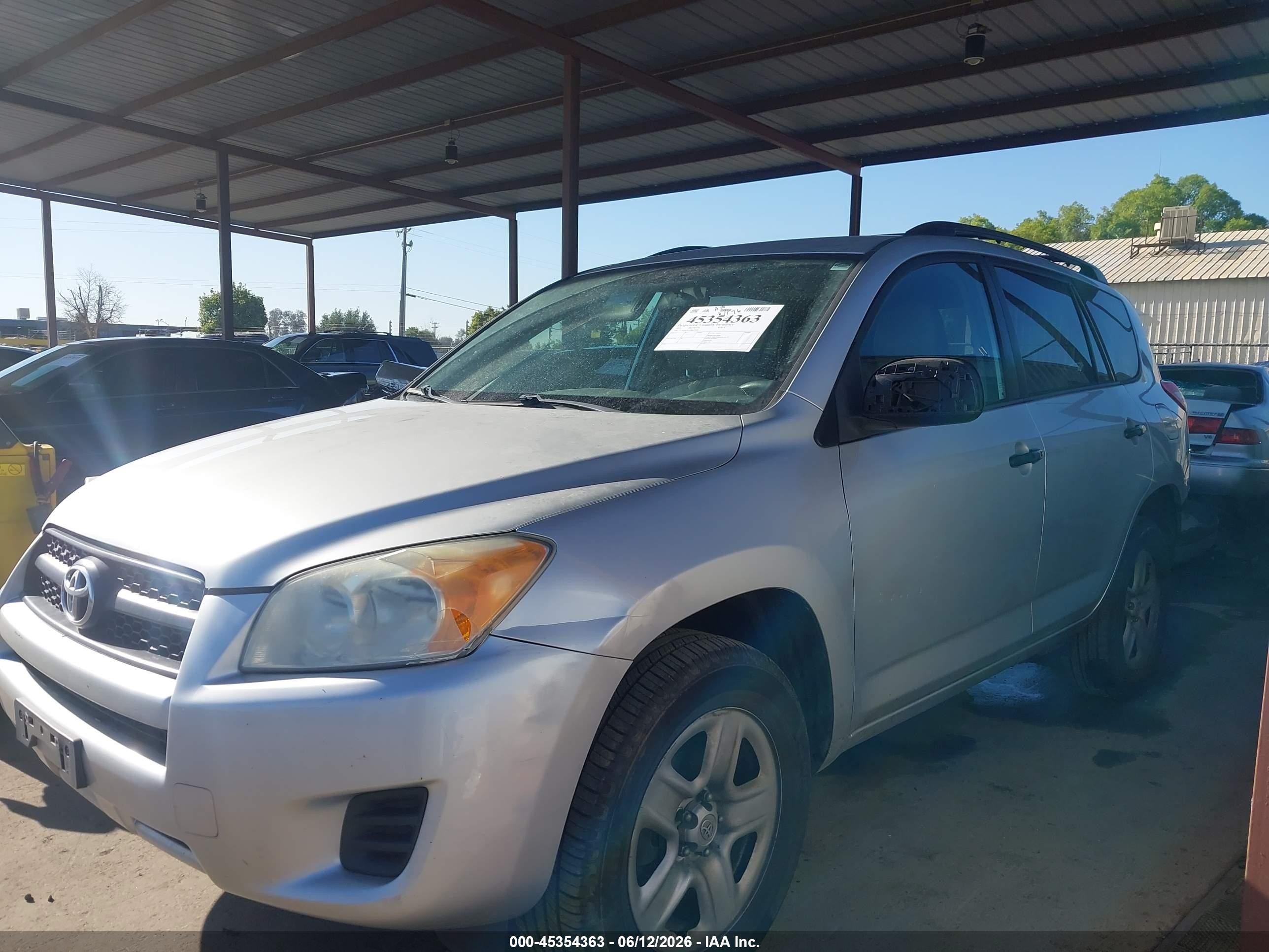 2011 Toyota Rav4   Silver vin: 2T3ZF4DV1BW078384