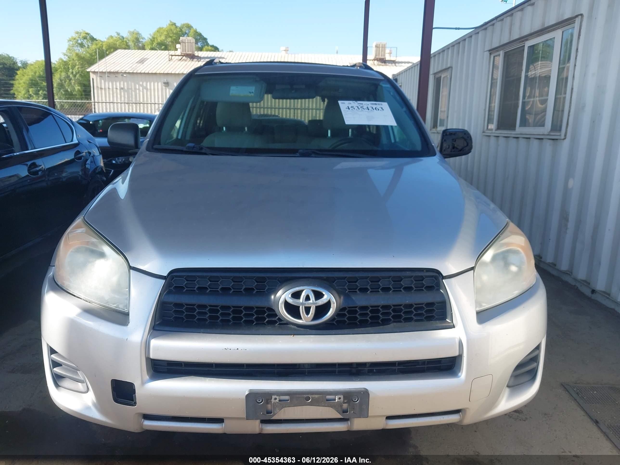 2011 Toyota Rav4   Silver vin: 2T3ZF4DV1BW078384