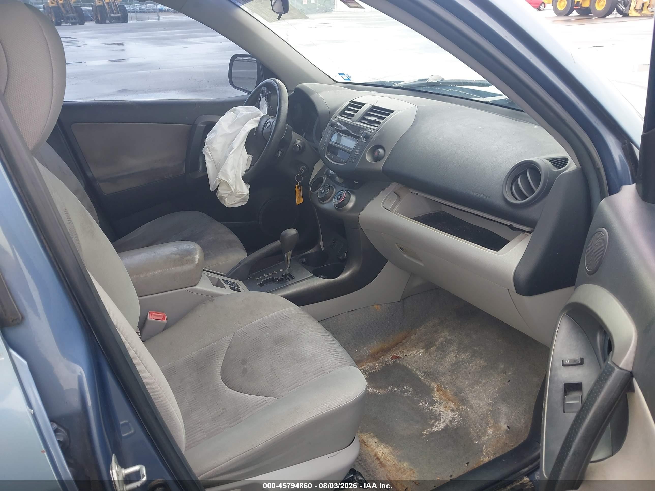 2011 Toyota Rav4   Blue vin: 2T3ZF4DV1BW084265