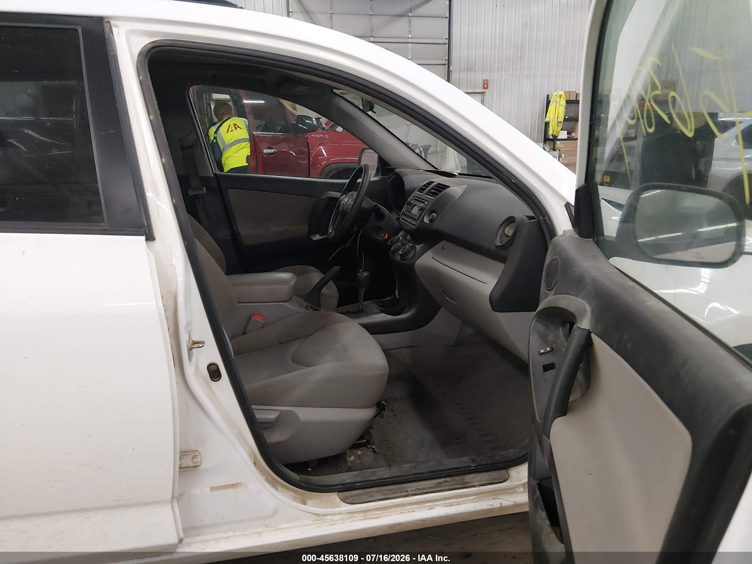 2012 Toyota Rav4   White vin: 2T3ZF4DV1CW142800