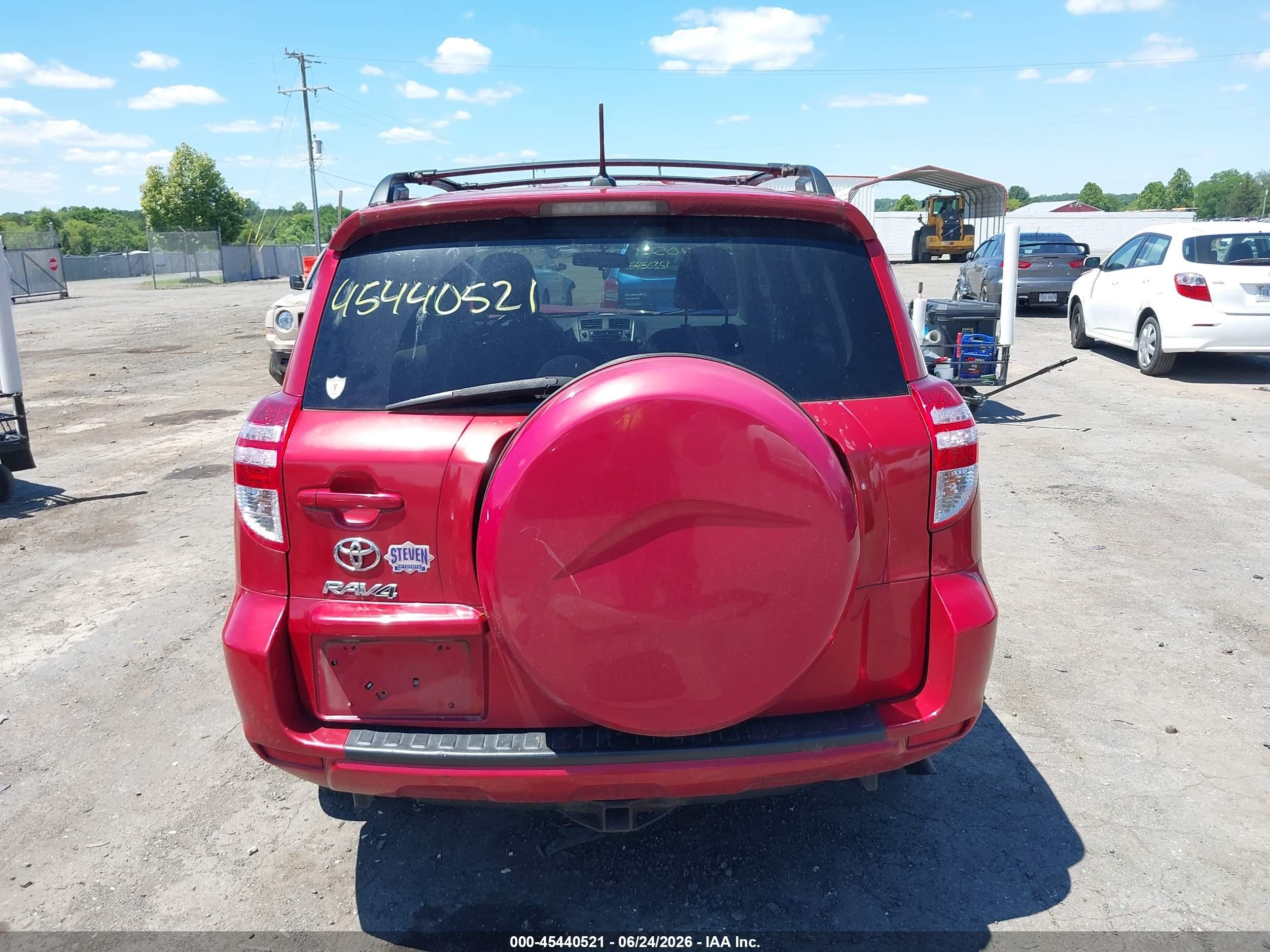 2011 Toyota Rav4   Red vin: 2T3ZF4DV2BW061612