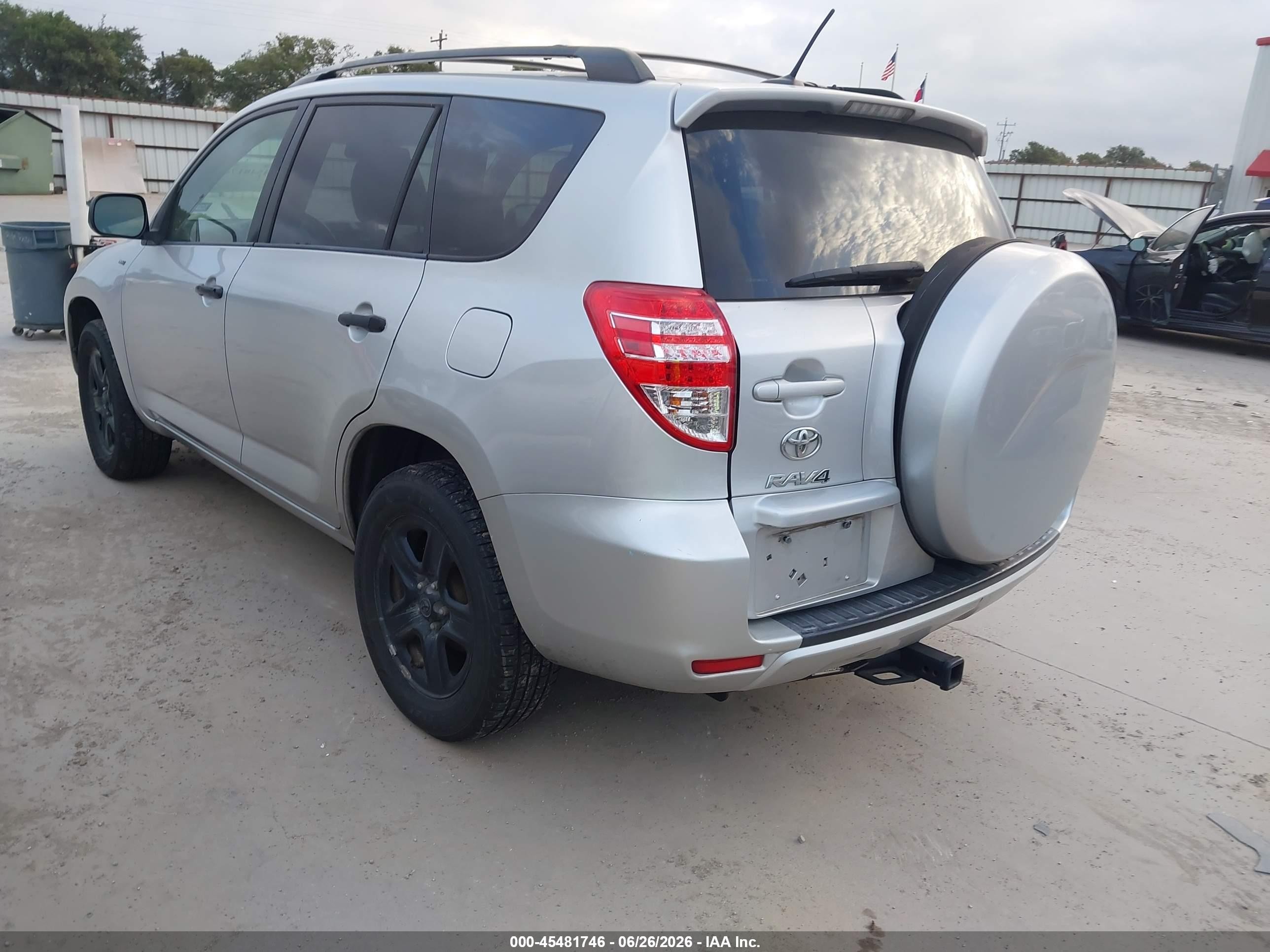 2011 Toyota Rav4   Silver vin: 2T3ZF4DV2BW064736