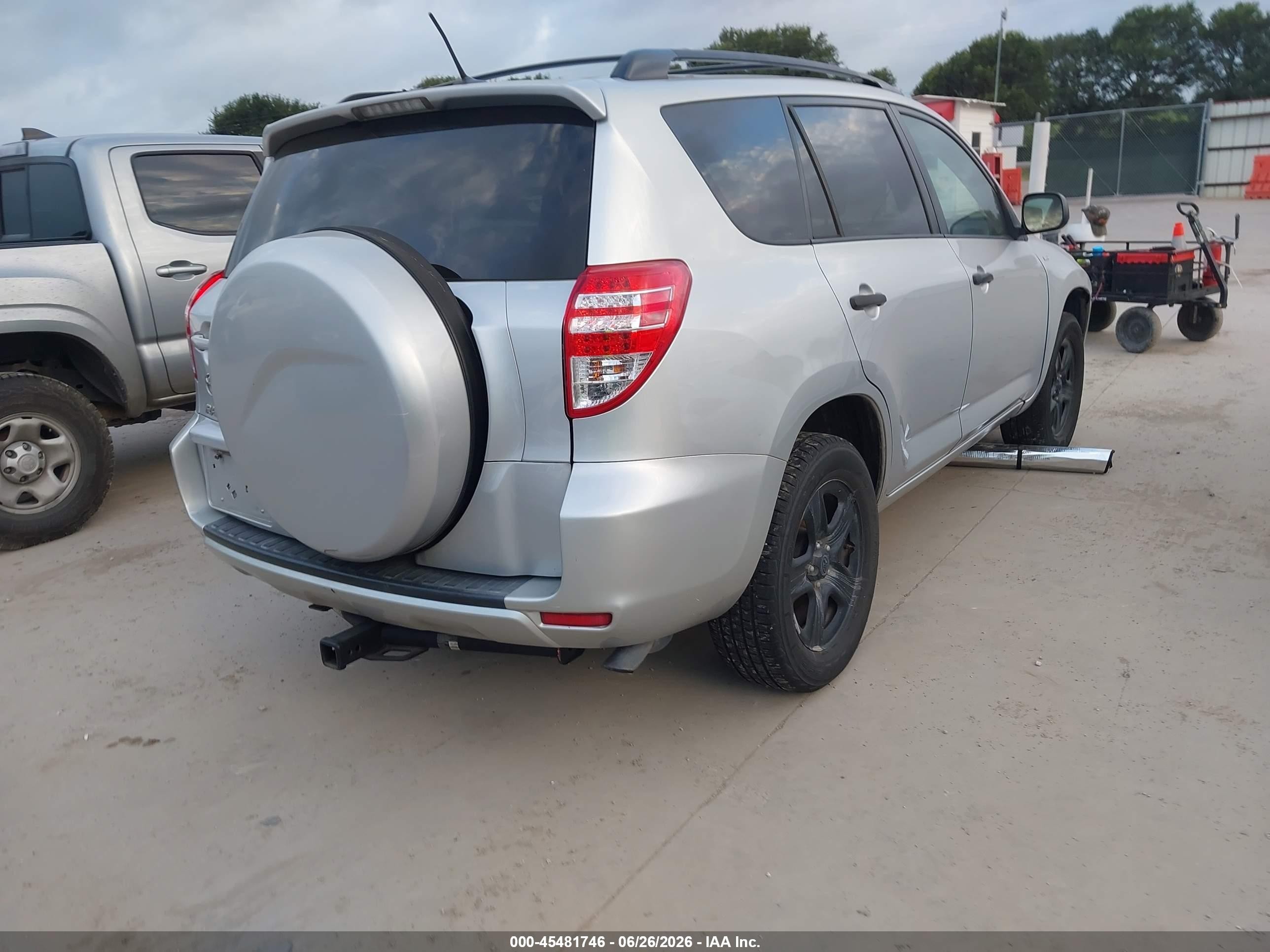 2011 Toyota Rav4   Silver vin: 2T3ZF4DV2BW064736