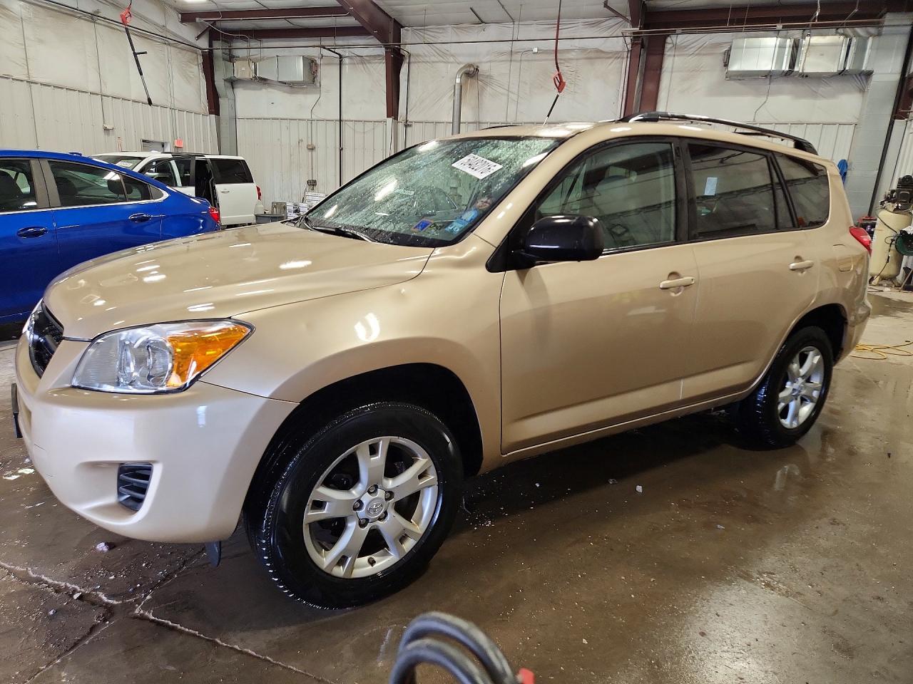 2011 Toyota Rav4 Base Tan vin: 2T3ZF4DV2BW072075