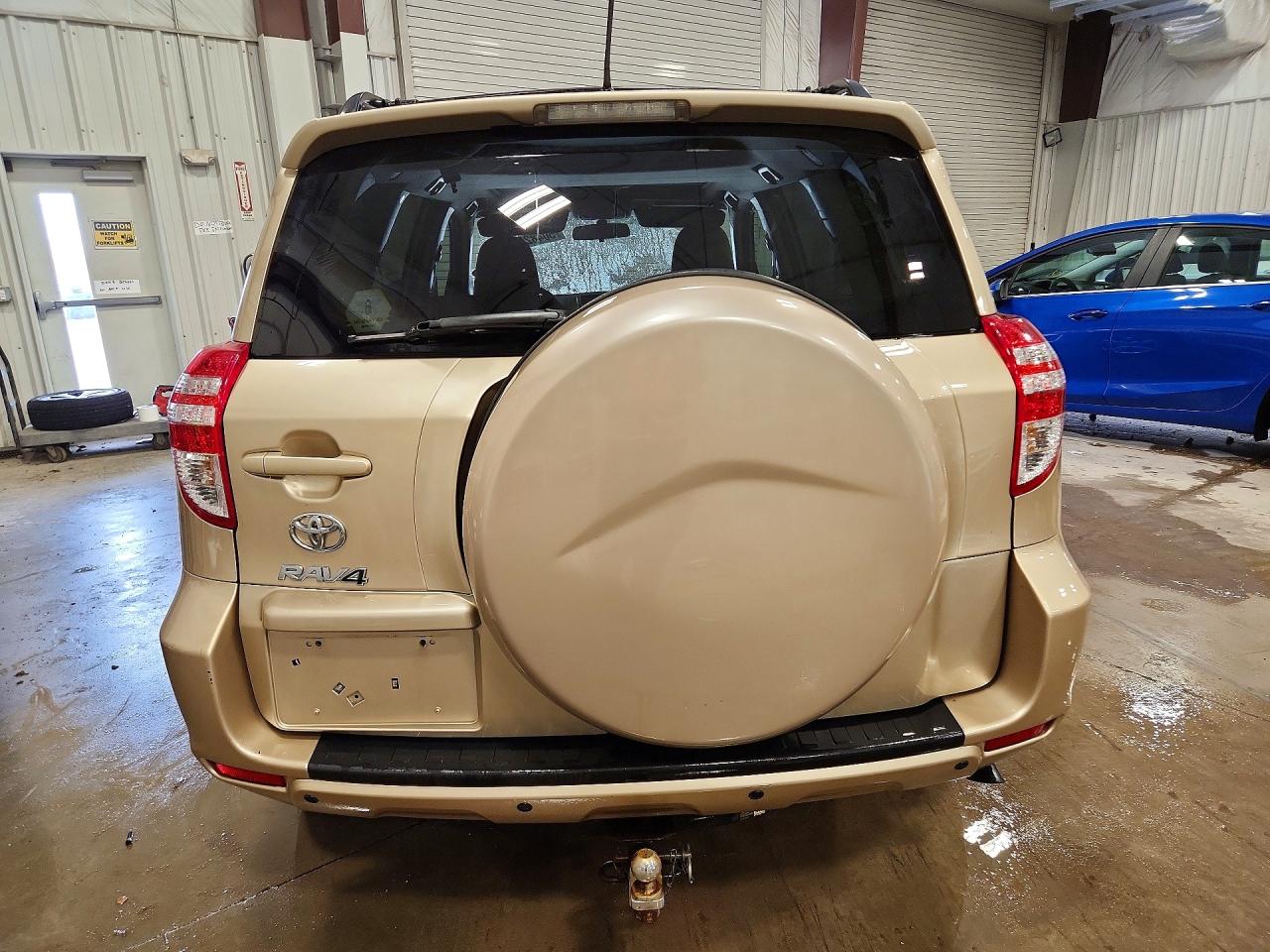 2011 Toyota Rav4 Base Tan vin: 2T3ZF4DV2BW072075