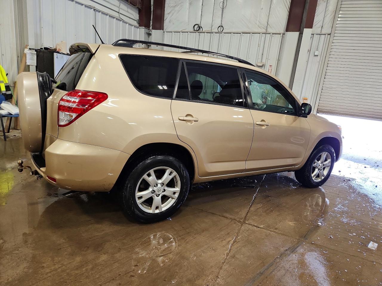 2011 Toyota Rav4 Base Tan vin: 2T3ZF4DV2BW072075