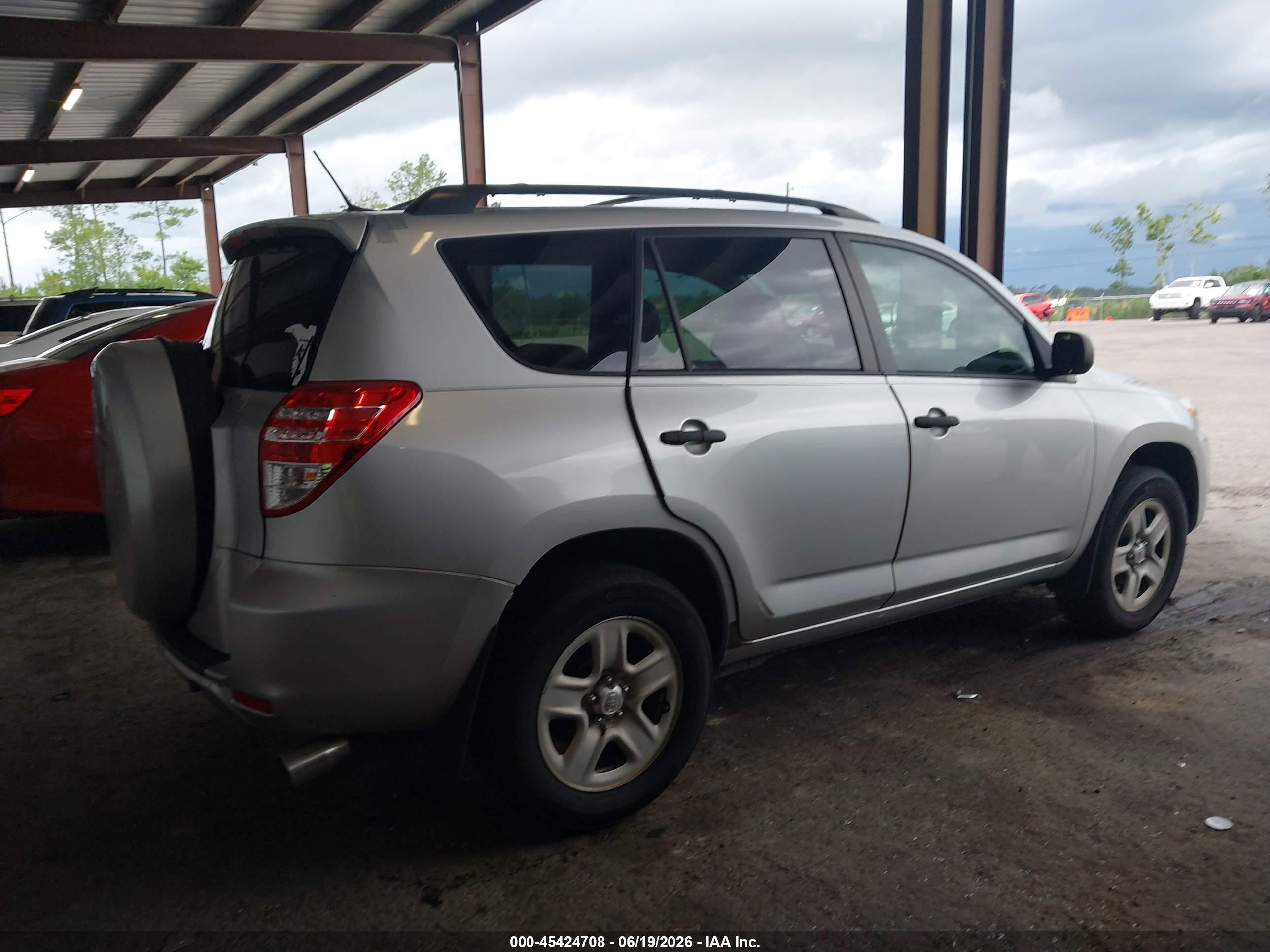 2011 Toyota Rav4   Silver vin: 2T3ZF4DV2BW082718