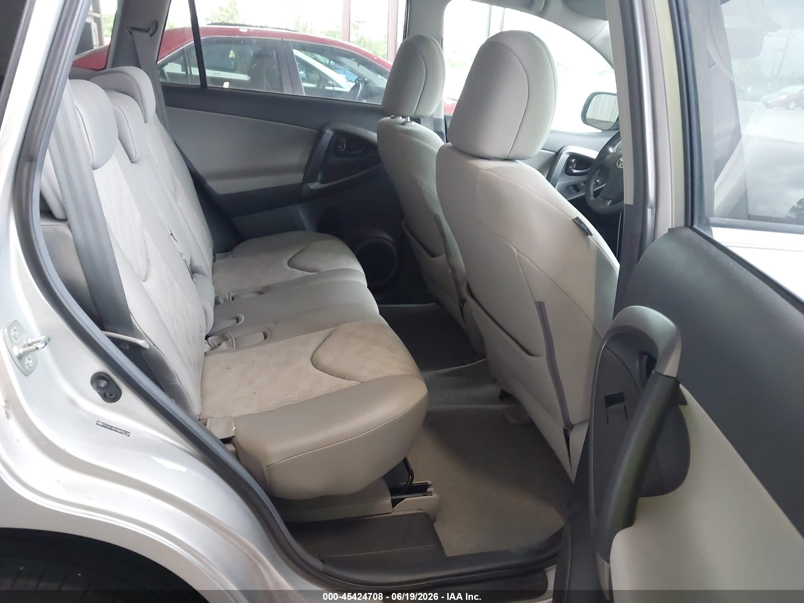 2011 Toyota Rav4   Silver vin: 2T3ZF4DV2BW082718