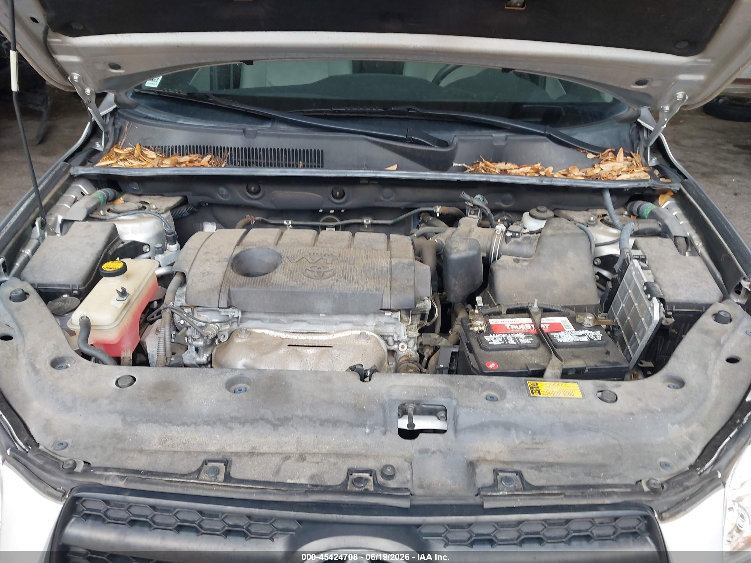 2011 Toyota Rav4   Silver vin: 2T3ZF4DV2BW082718