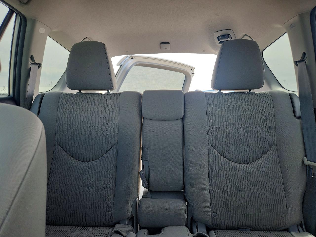 2011 Toyota Rav4 Base Серебряный vin: 2T3ZF4DV2BW089152
