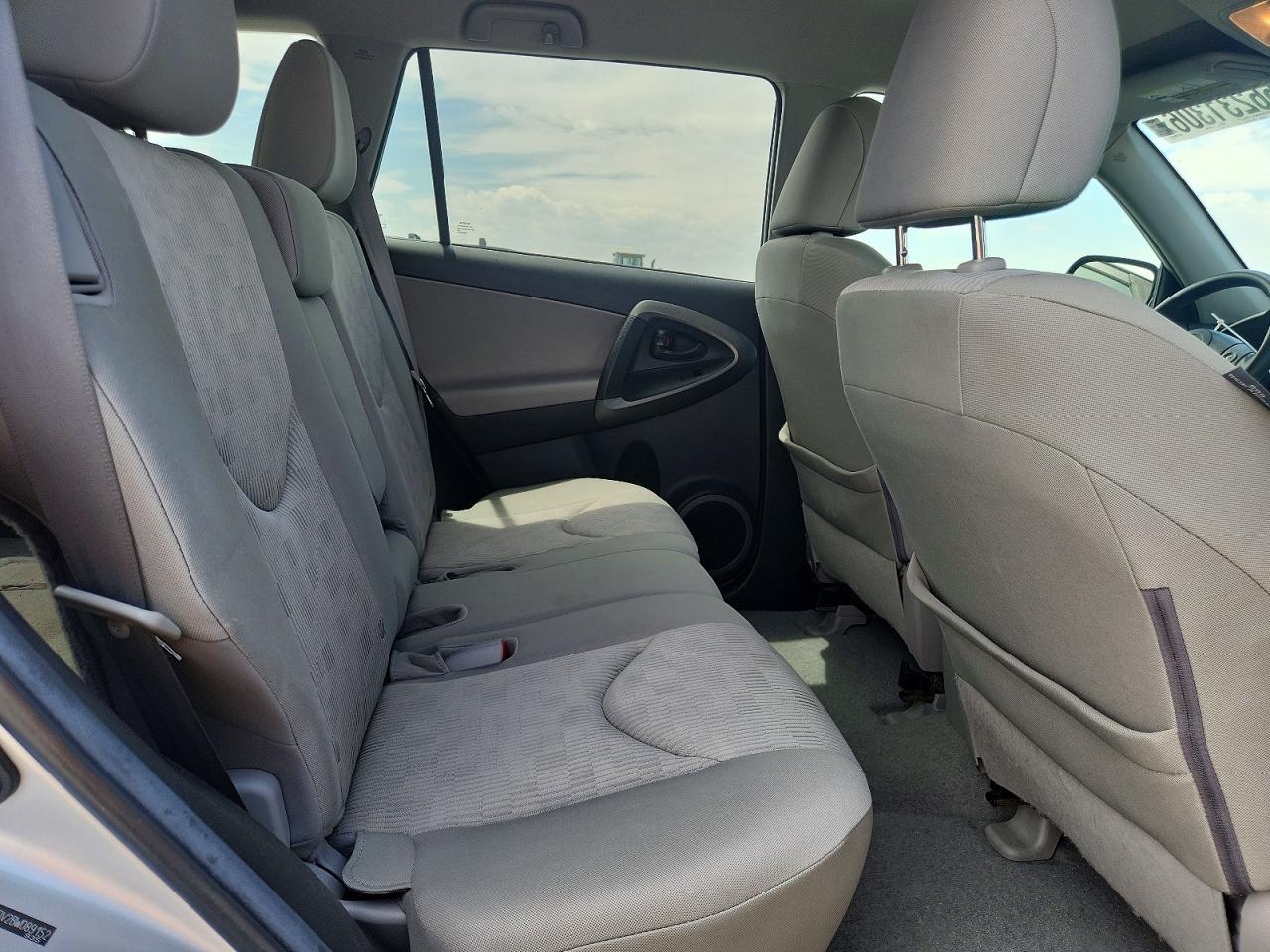 2011 Toyota Rav4 Base Серебряный vin: 2T3ZF4DV2BW089152