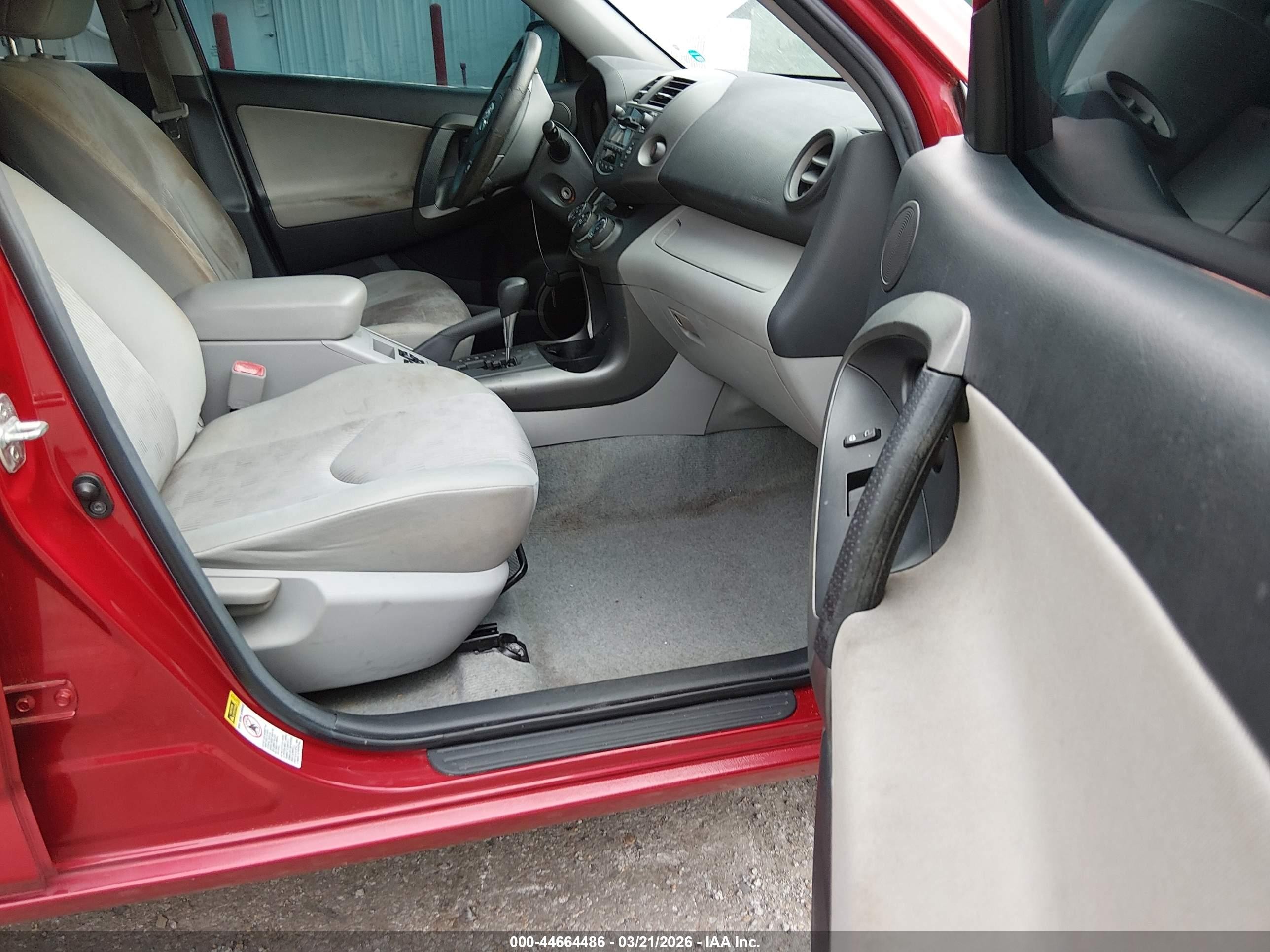 2011 Toyota Rav4 Red vin: 2T3ZF4DV2BW090561