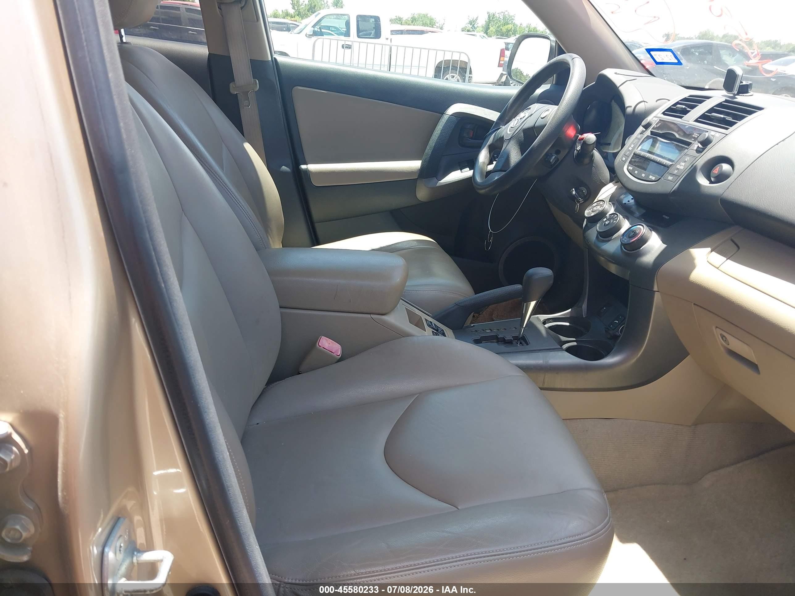 2011 Toyota Rav4   Gold vin: 2T3ZF4DV2BW092374