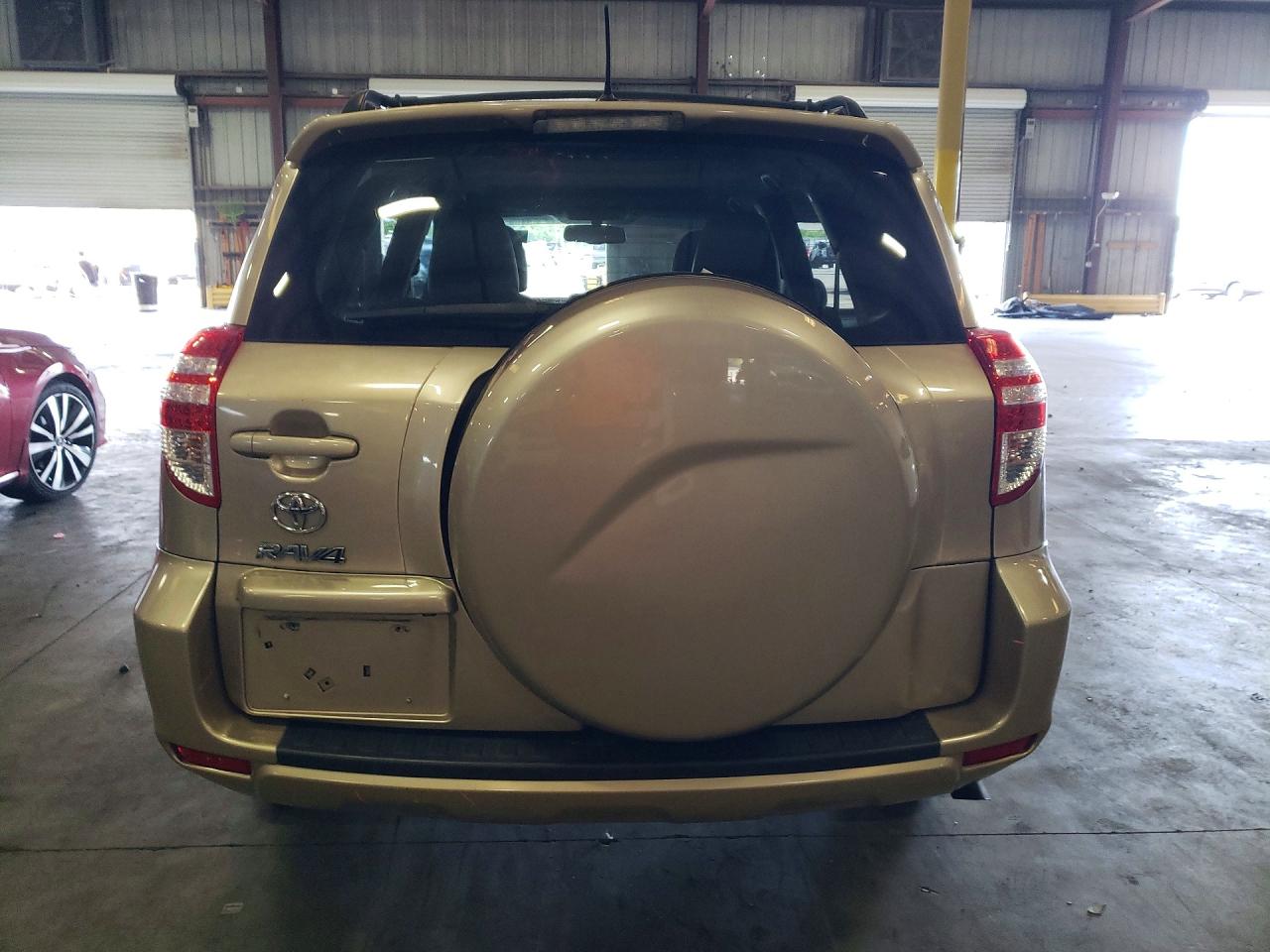 2011 Toyota Rav4 Base Gold vin: 2T3ZF4DV2BW096893